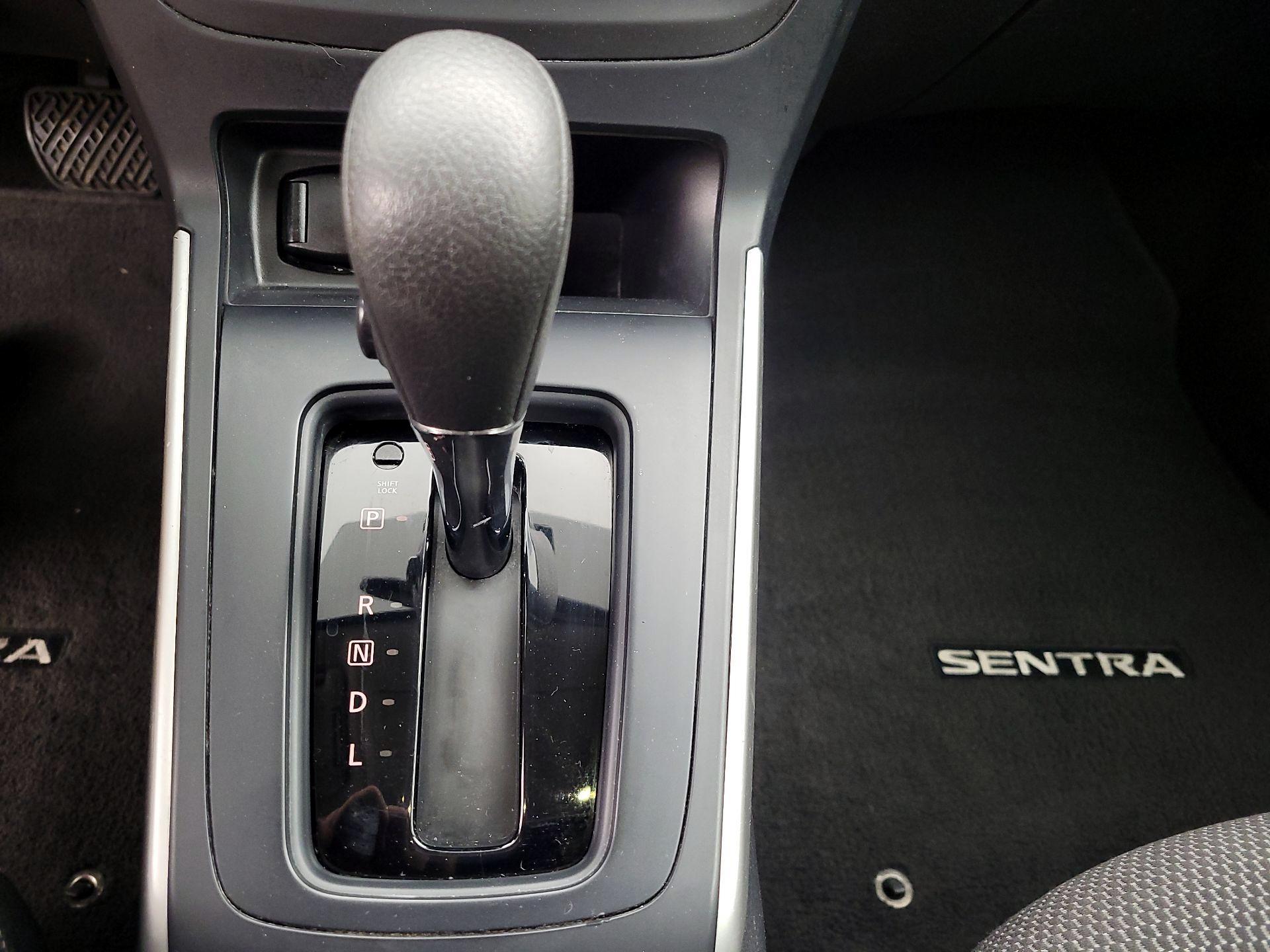 Thumbnail: 2017 Nissan Sentra - 16