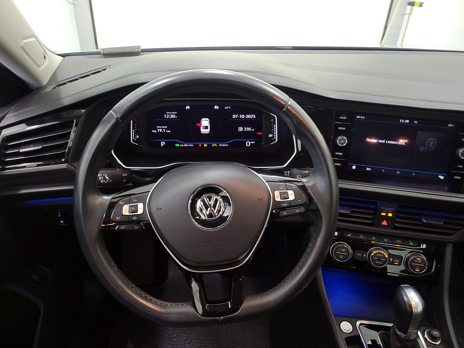 Thumbnail: 2019 Volkswagen Jetta - 10