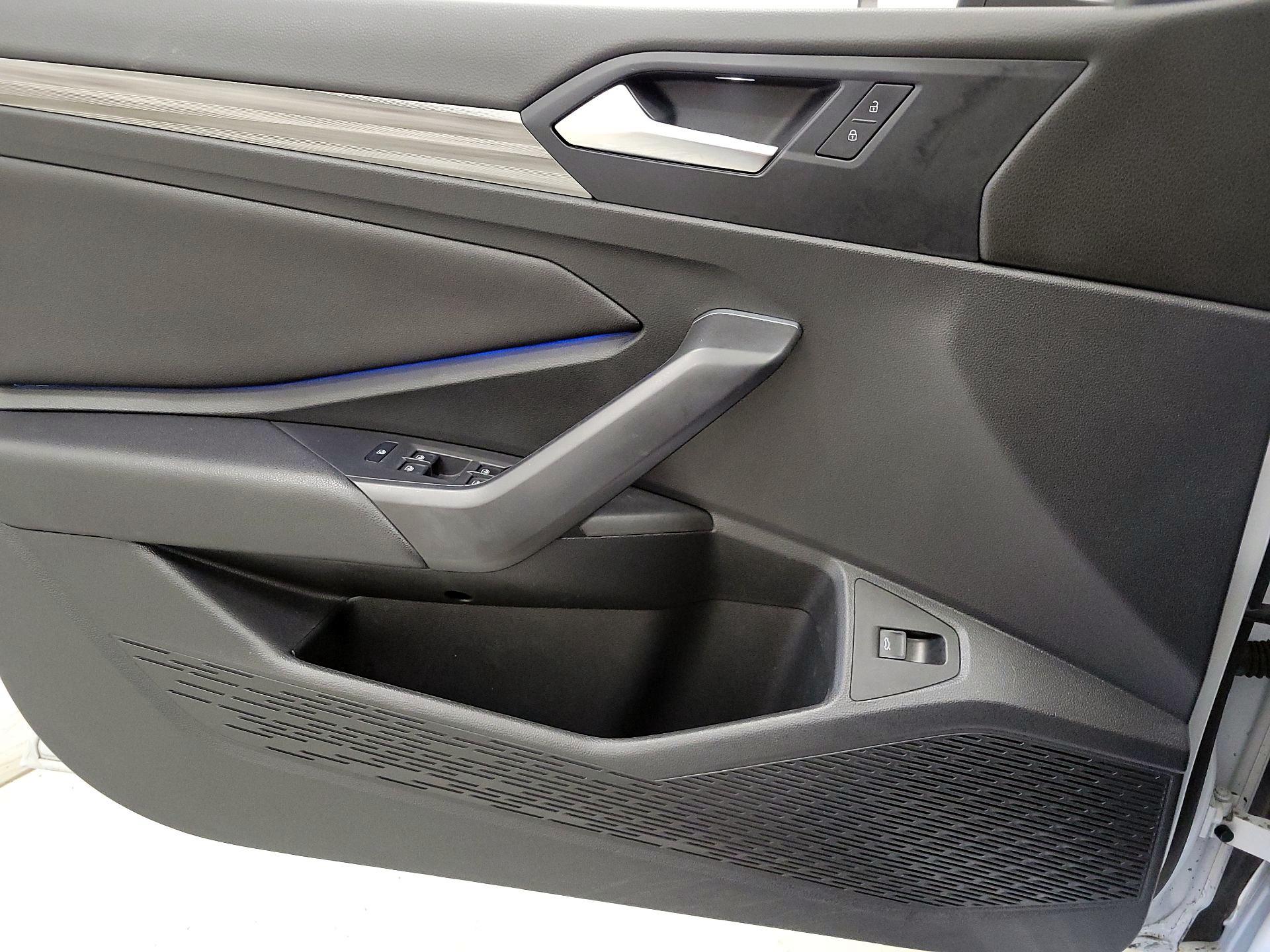 Thumbnail: 2019 Volkswagen Jetta - 12