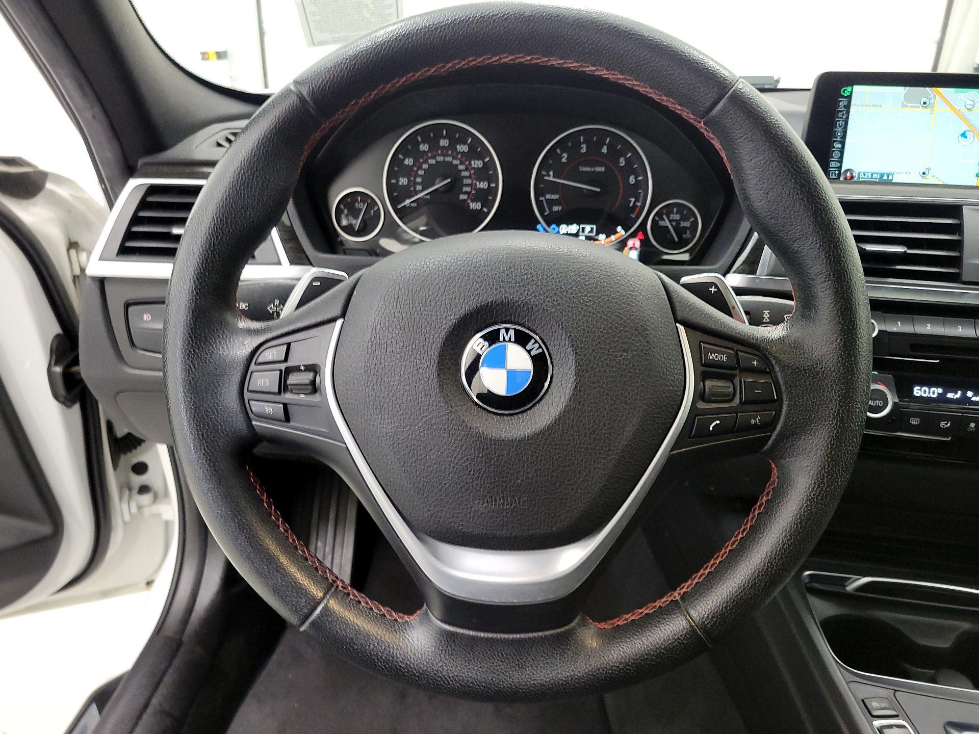 Thumbnail: 2016 BMW 3 Series - 10