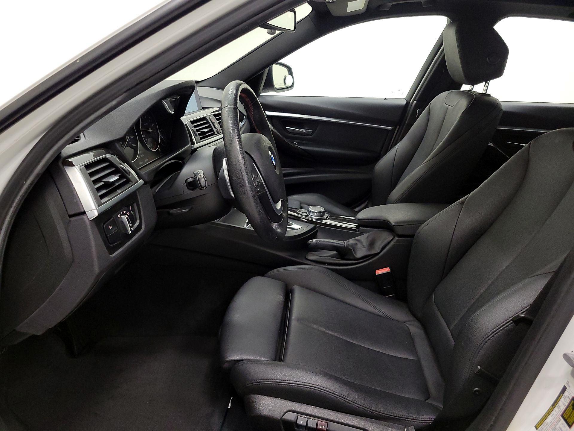Thumbnail: 2016 BMW 3 Series - 11