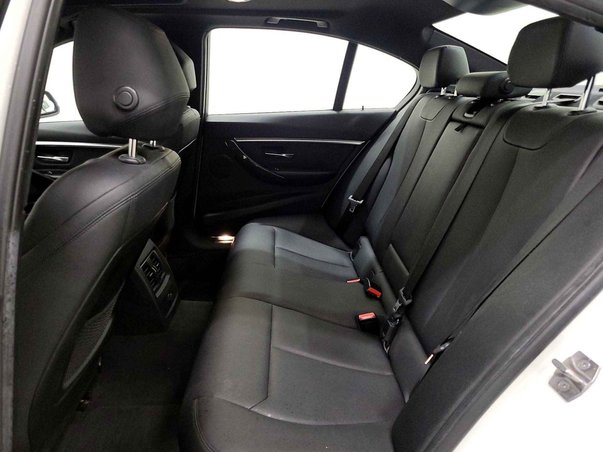 Thumbnail: 2016 BMW 3 Series - 20