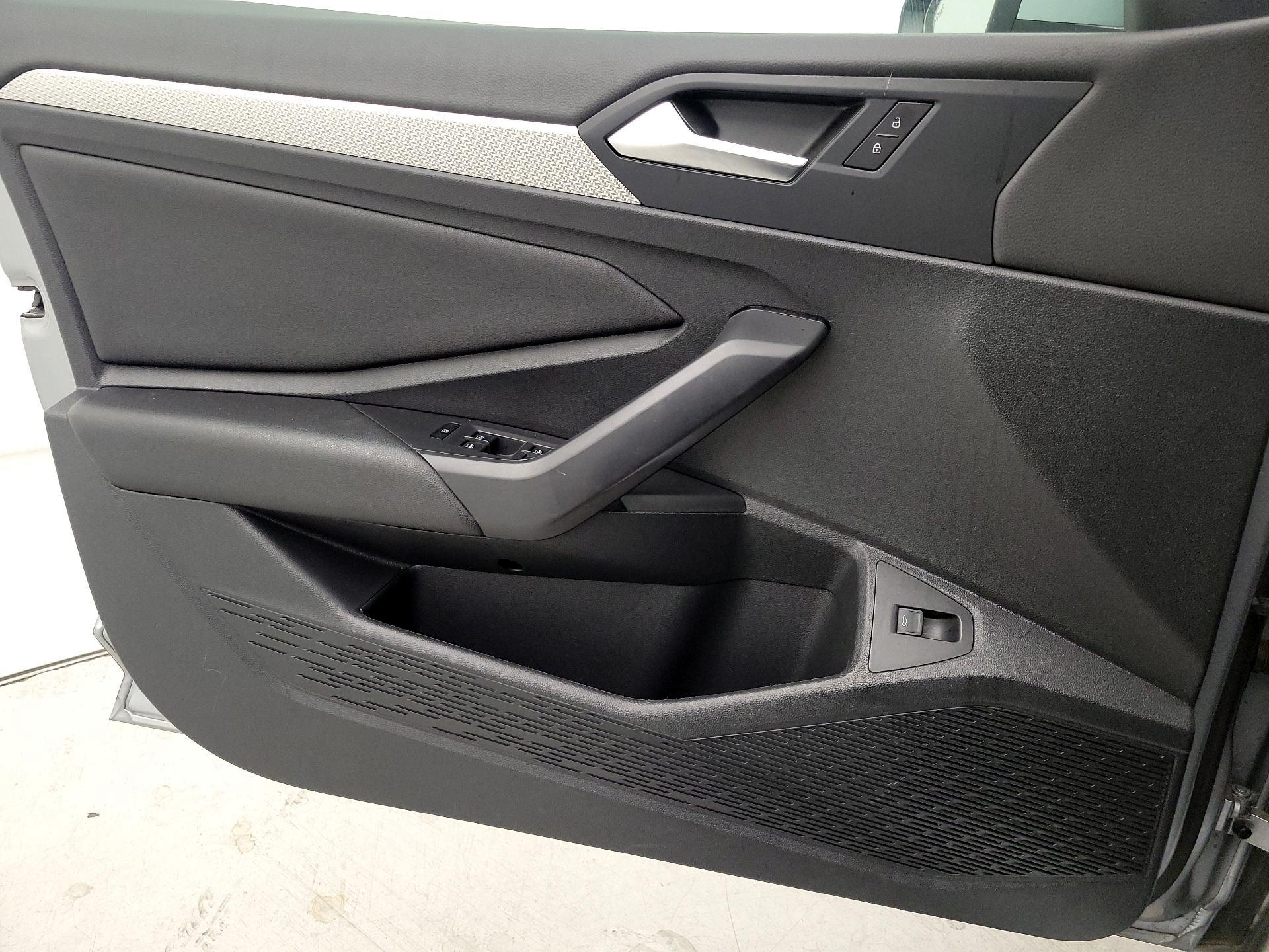 Thumbnail: 2019 Volkswagen Jetta - 12