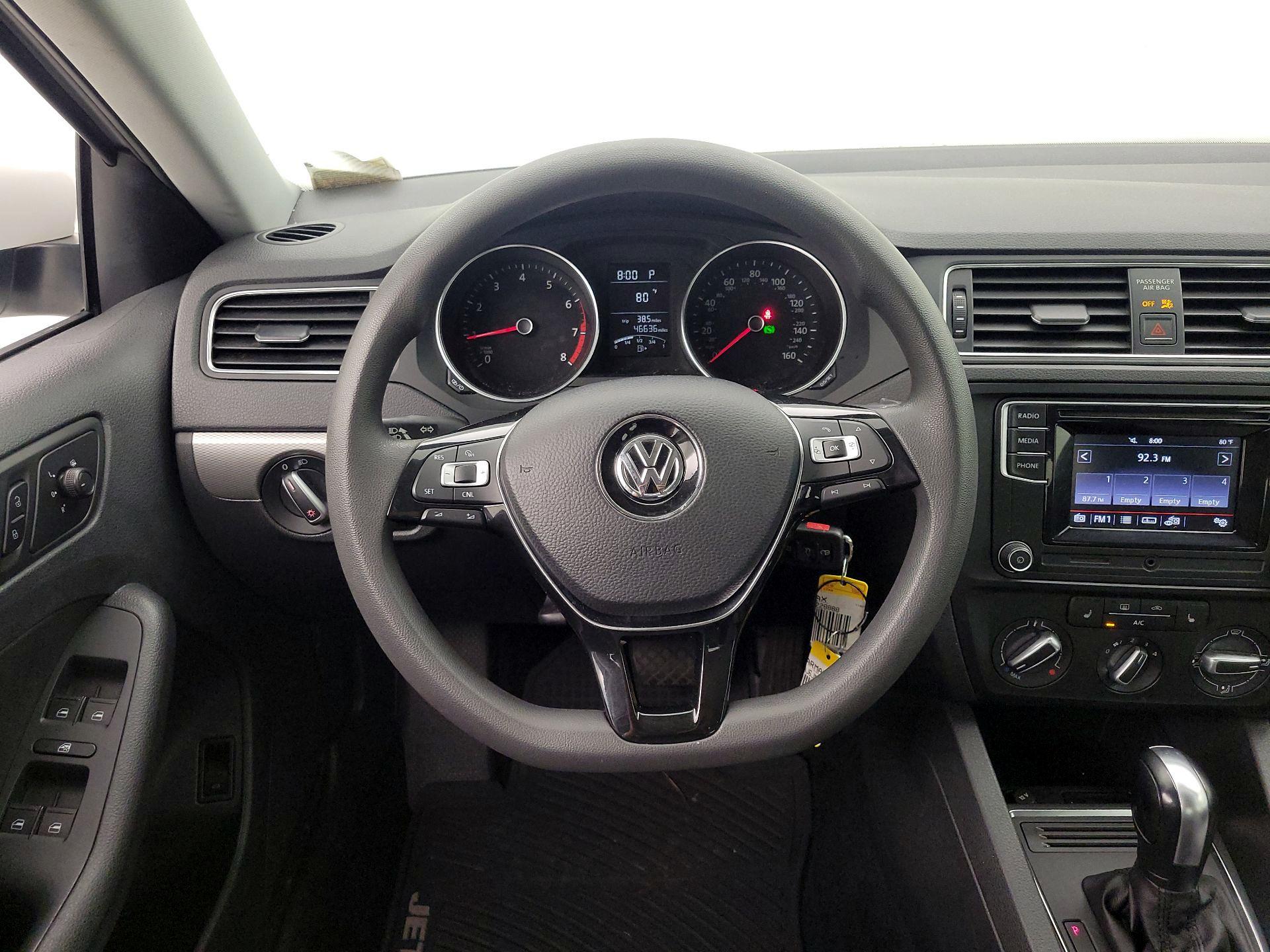 Thumbnail: 2018 Volkswagen Jetta - 10