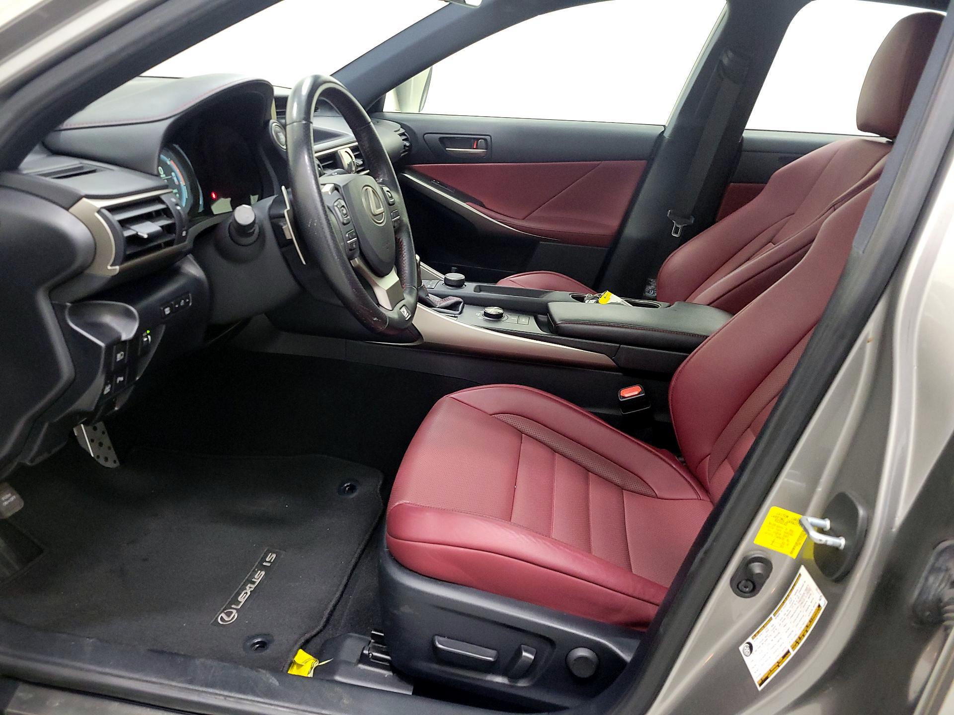 Thumbnail: 2019 Lexus IS - 11