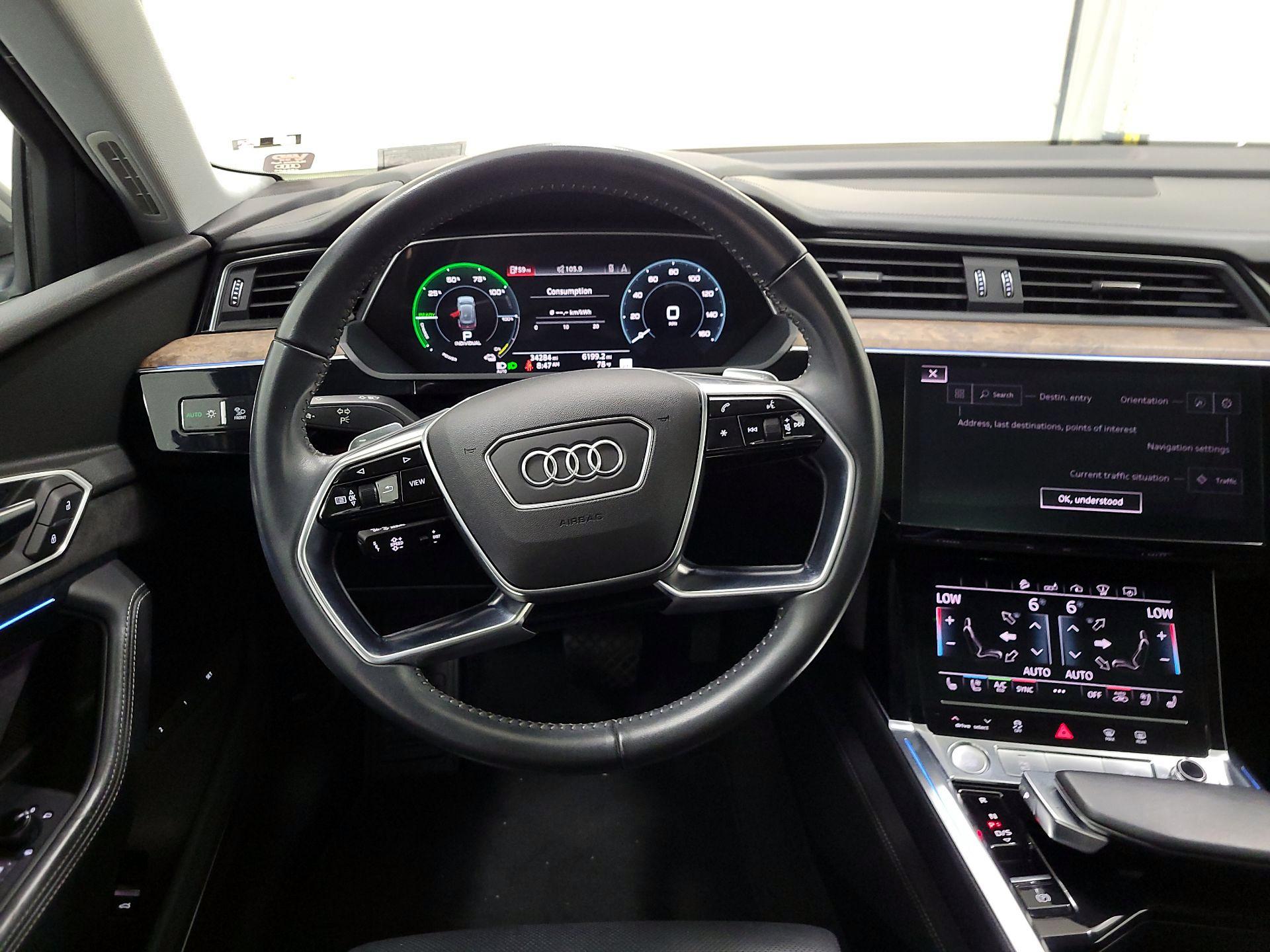 Thumbnail: 2019 Audi e-tron - 10
