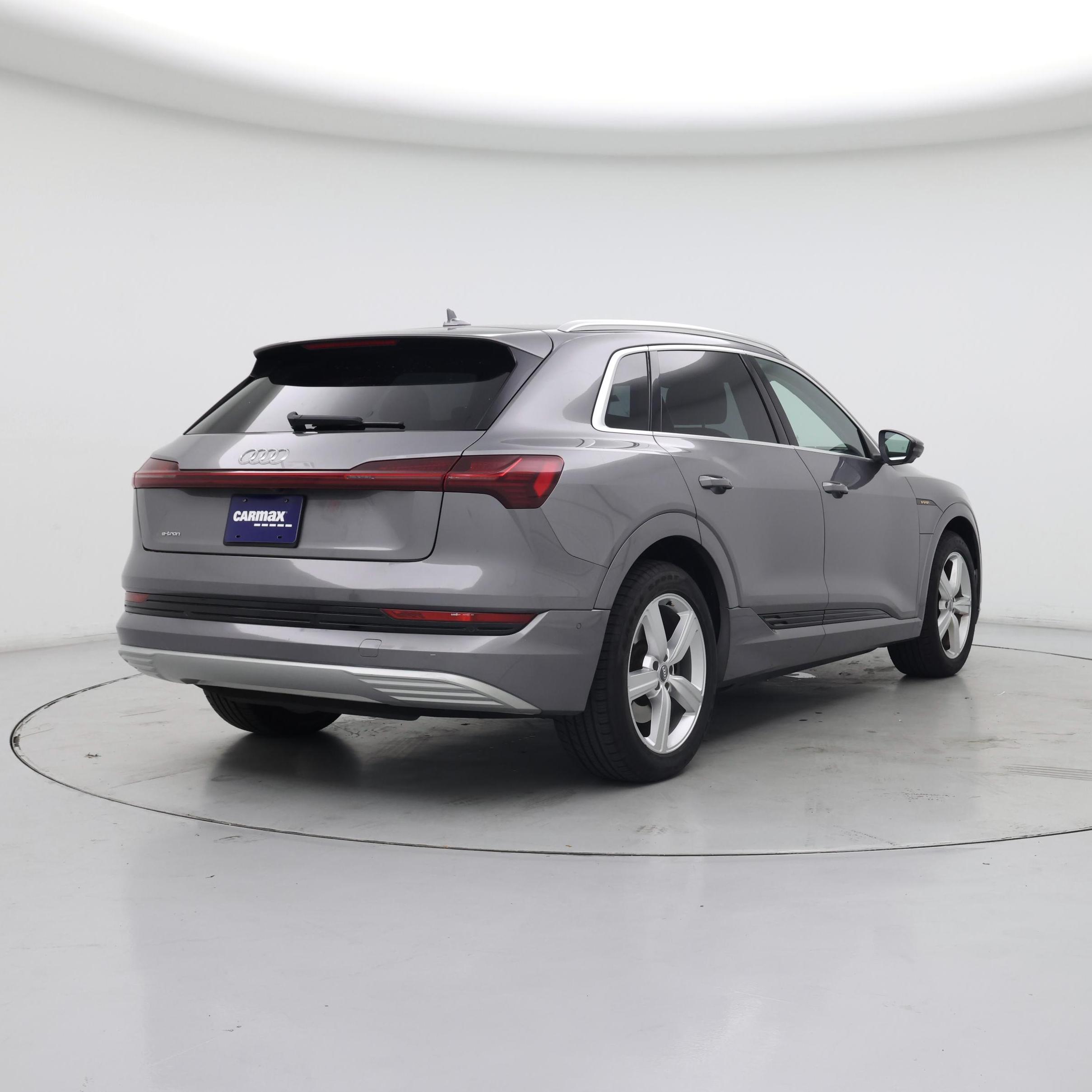 Thumbnail: 2019 Audi e-tron - 8