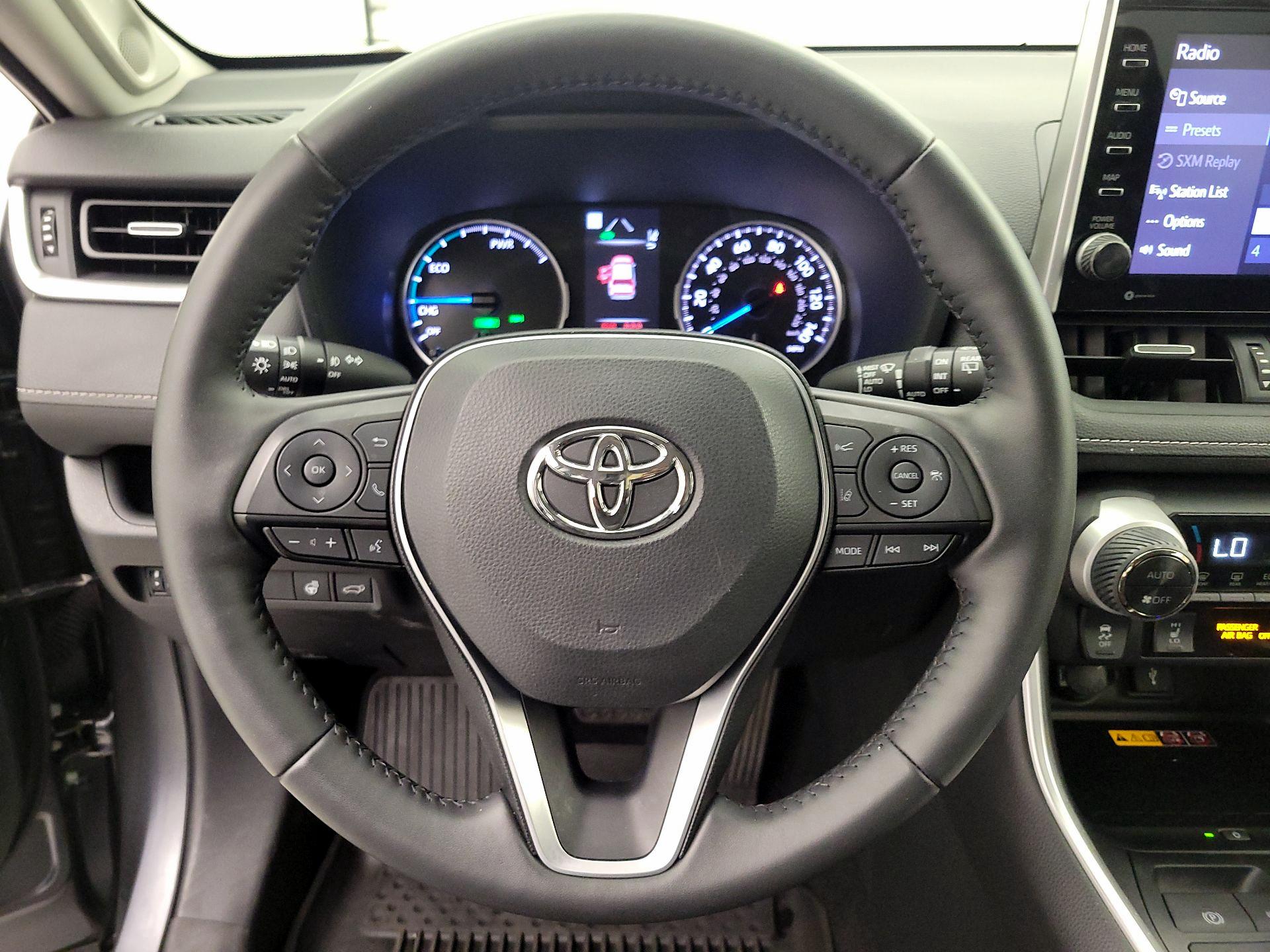Thumbnail: 2022 Toyota RAV4 - 10
