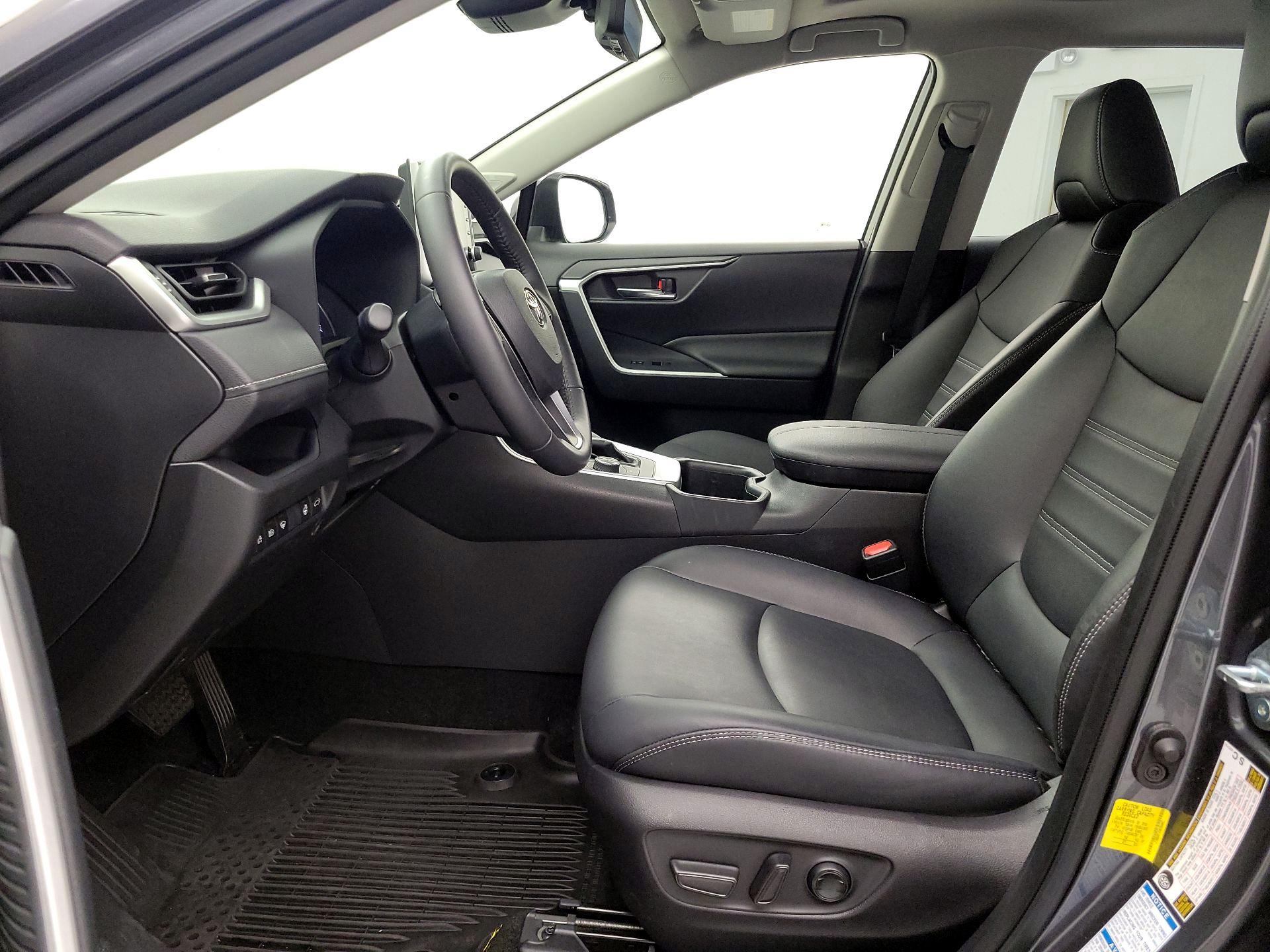 Thumbnail: 2022 Toyota RAV4 - 11