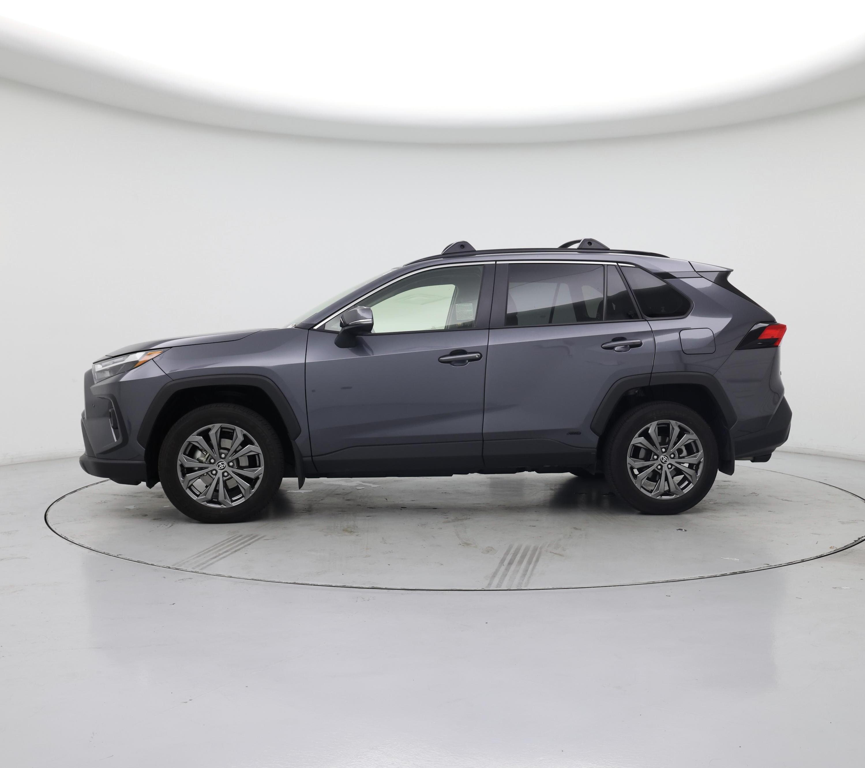 Thumbnail: 2022 Toyota RAV4 - 3