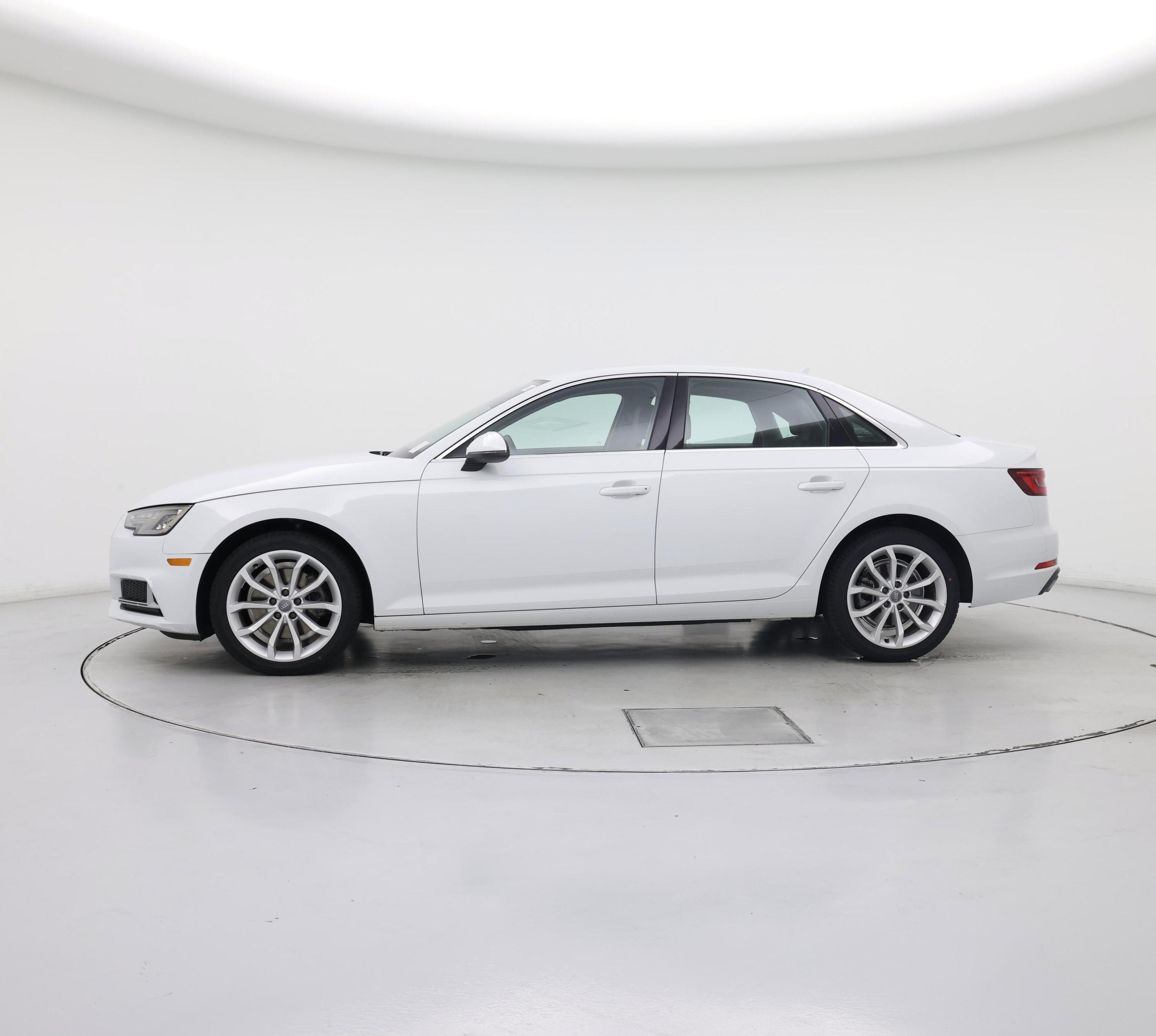 Thumbnail: 2019 Audi A4 - 3