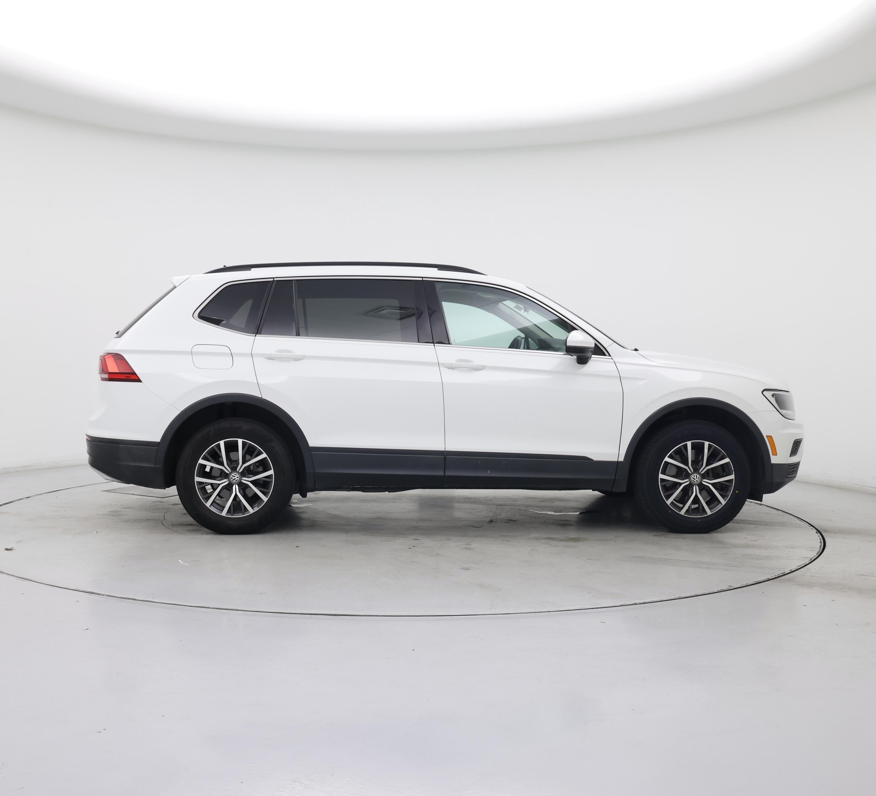 Thumbnail: 2019 Volkswagen Tiguan - 7