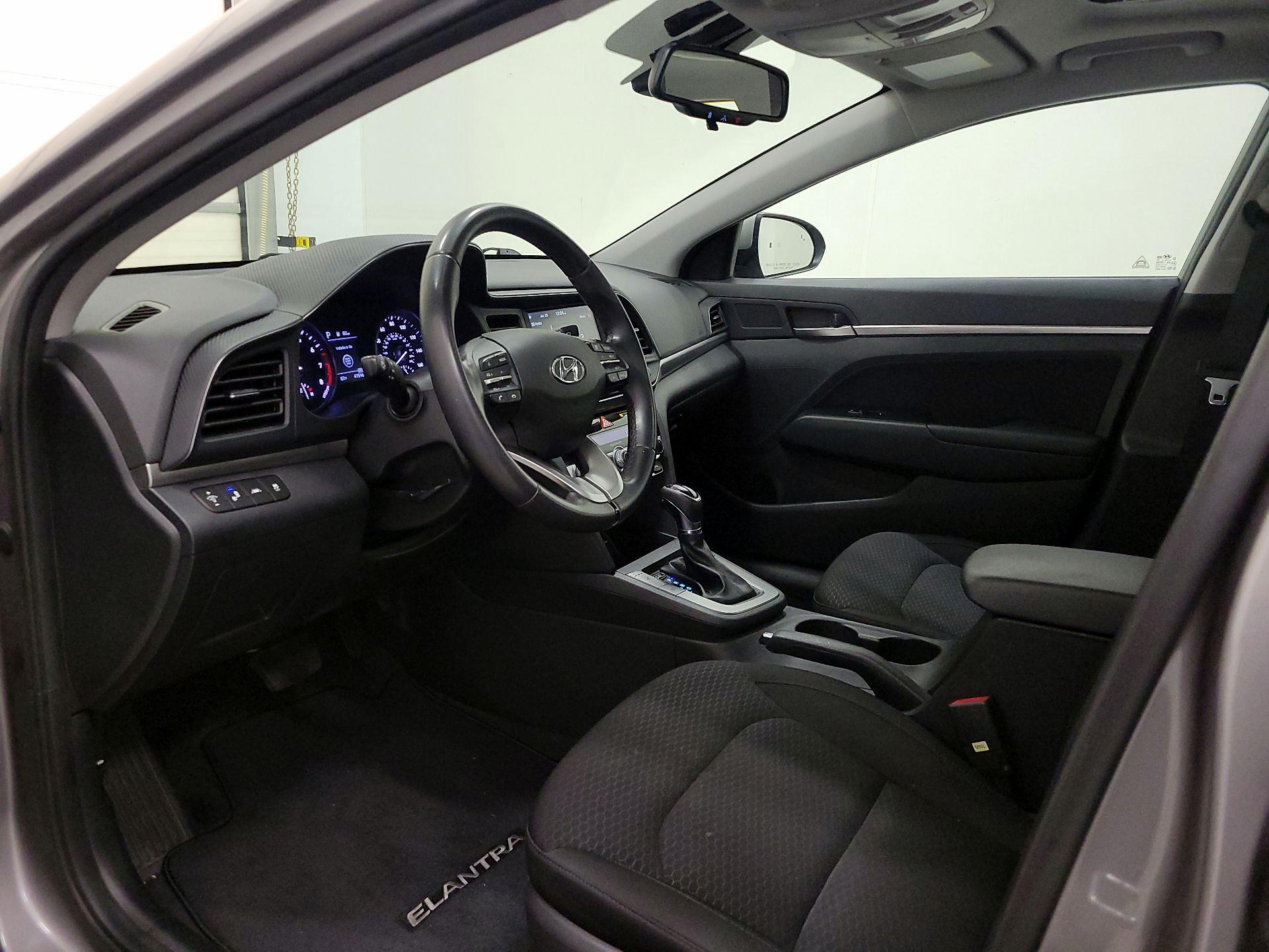 Thumbnail: 2020 Hyundai Elantra - 11