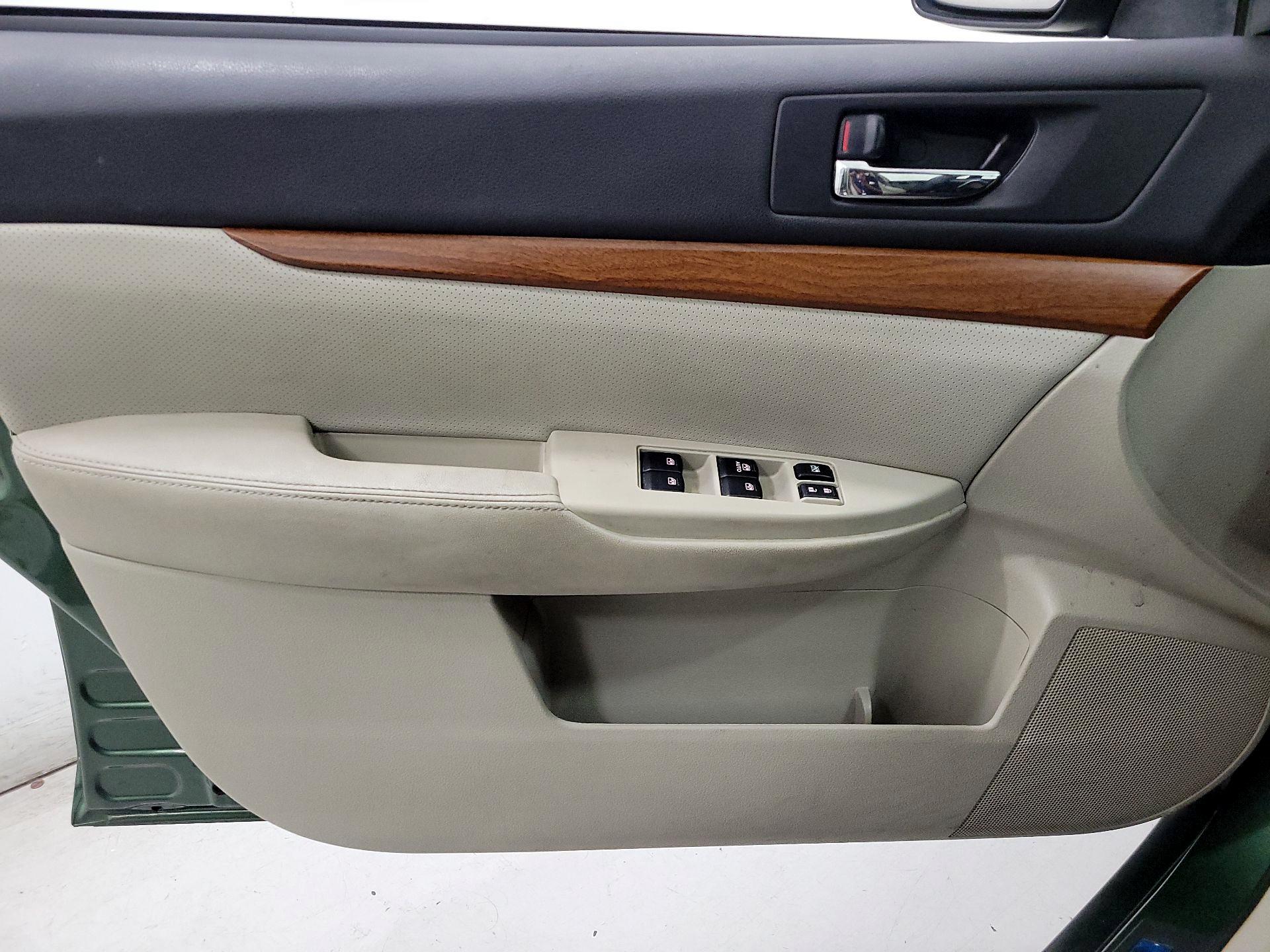 Thumbnail: 2013 Subaru Outback - 12