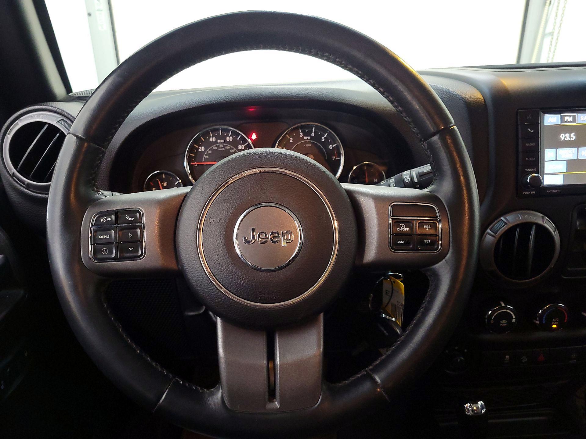 Thumbnail: 2017 Jeep Wrangler - 10