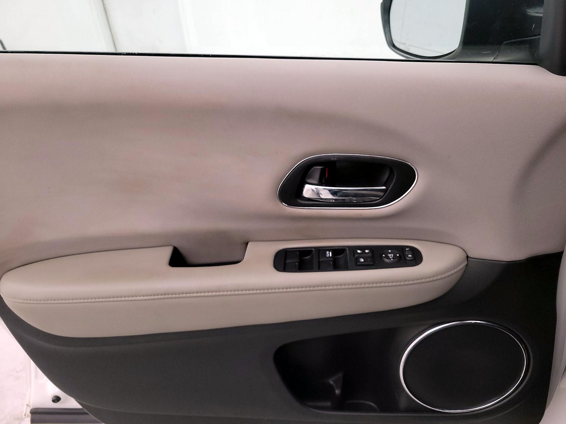 Thumbnail: 2016 Honda HR-V - 12