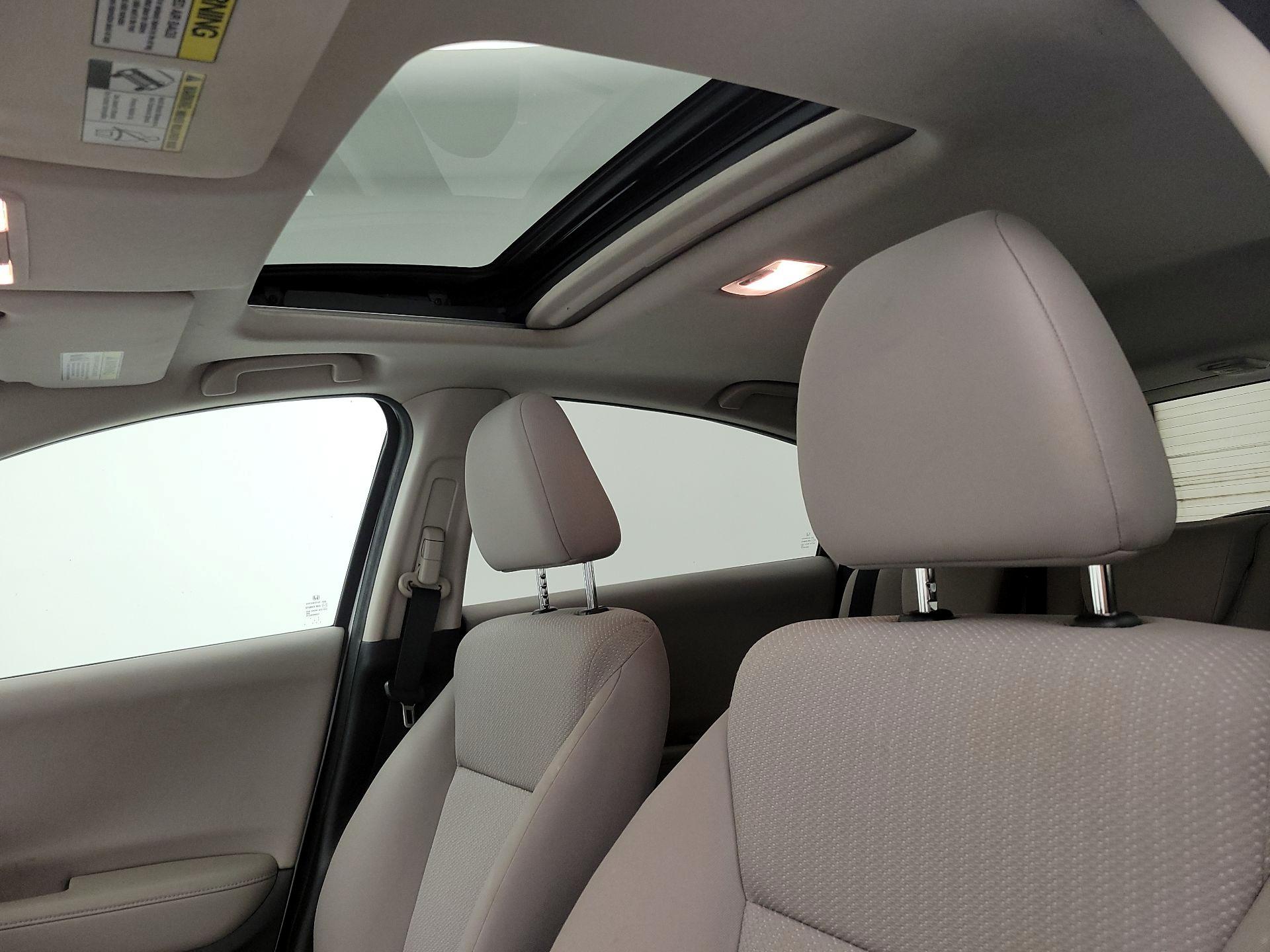 Thumbnail: 2016 Honda HR-V - 19