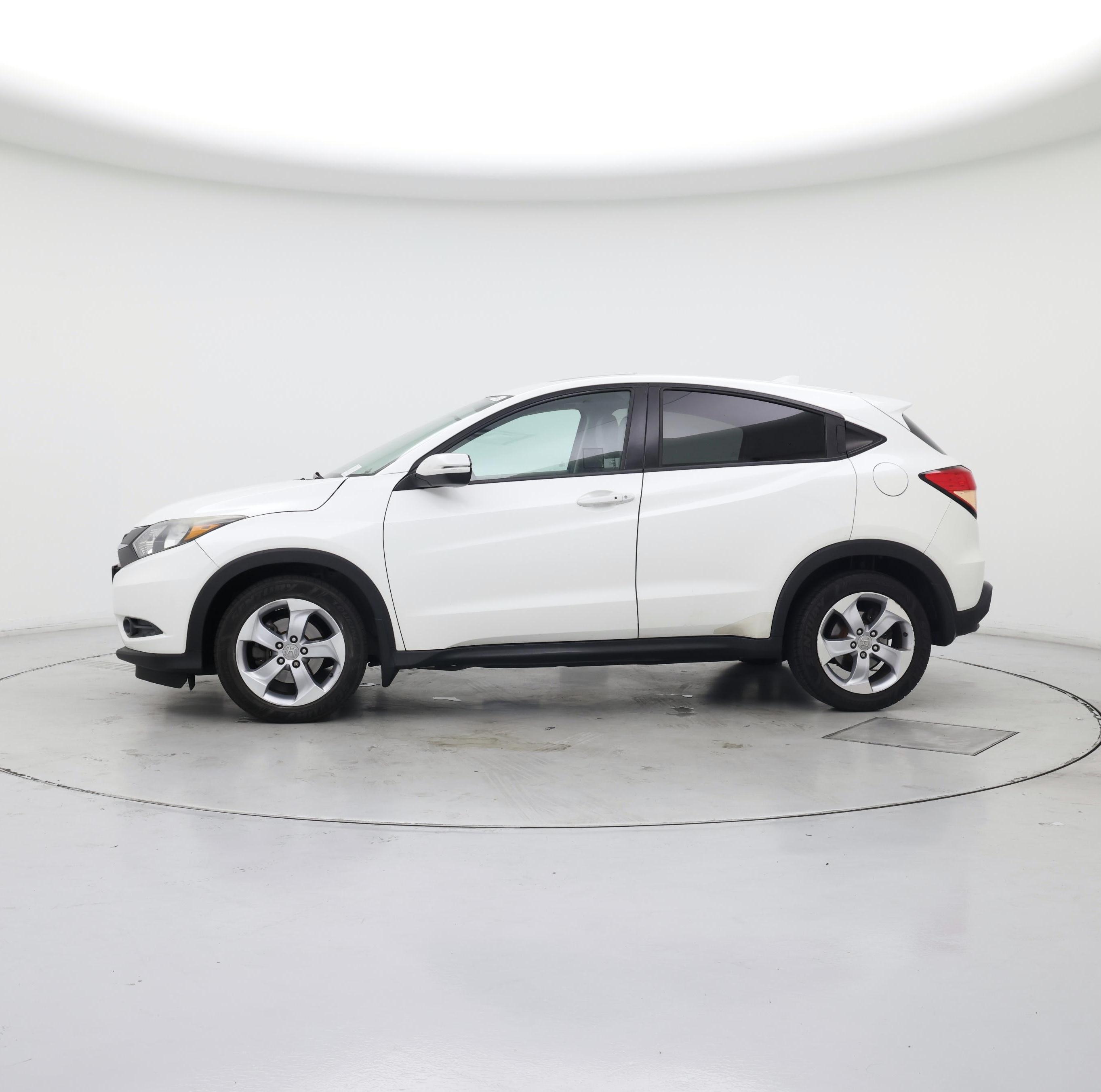 Thumbnail: 2016 Honda HR-V - 3