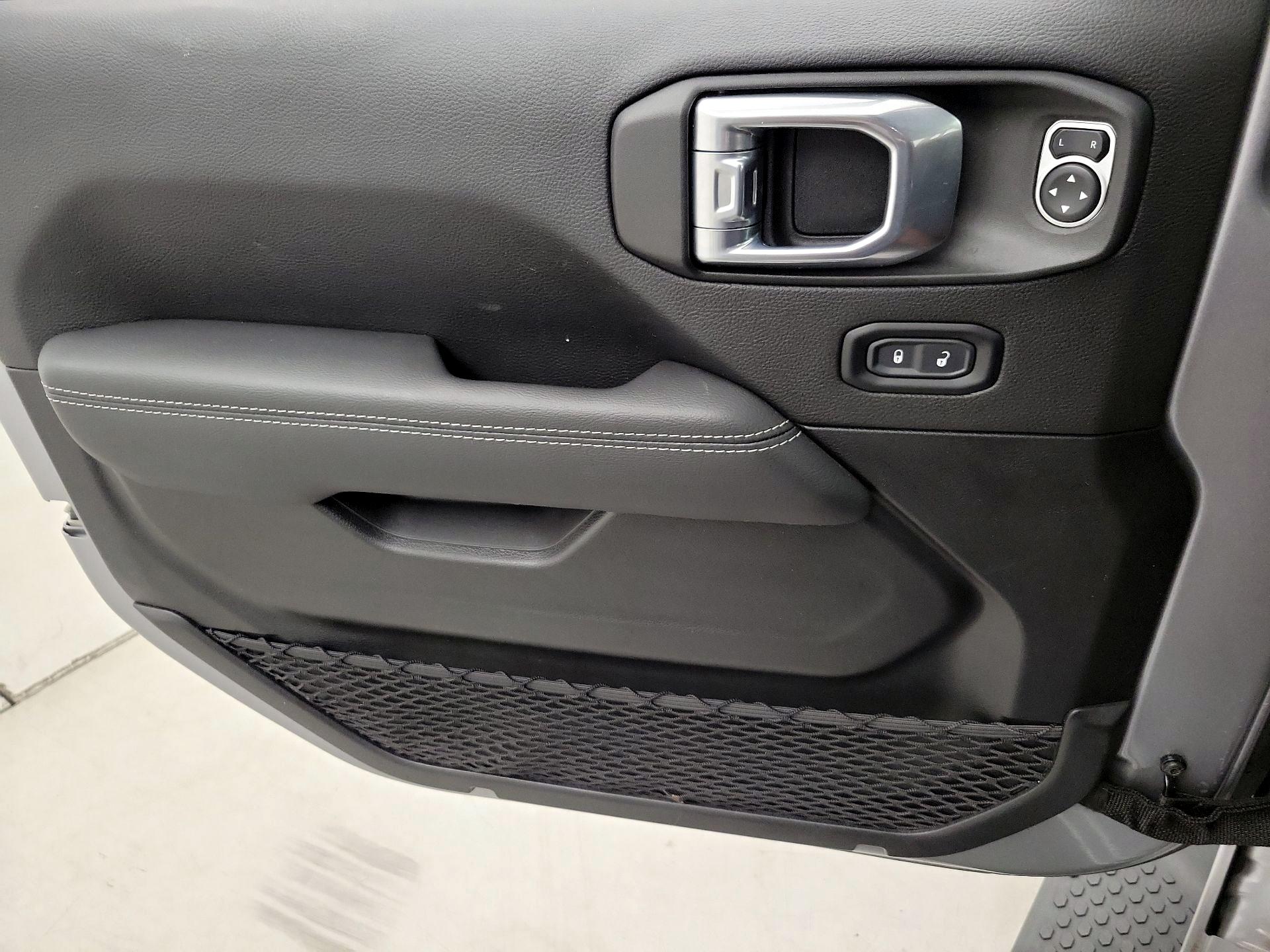 Thumbnail: 2021 Jeep Wrangler - 12