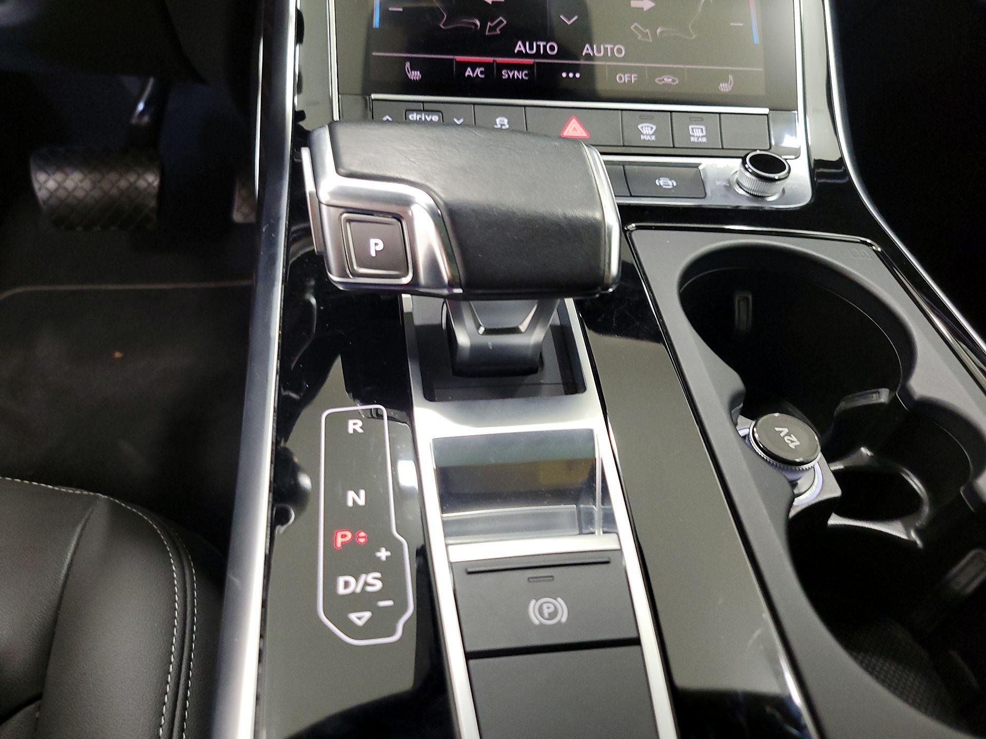 Thumbnail: 2020 Audi Q8 - 18