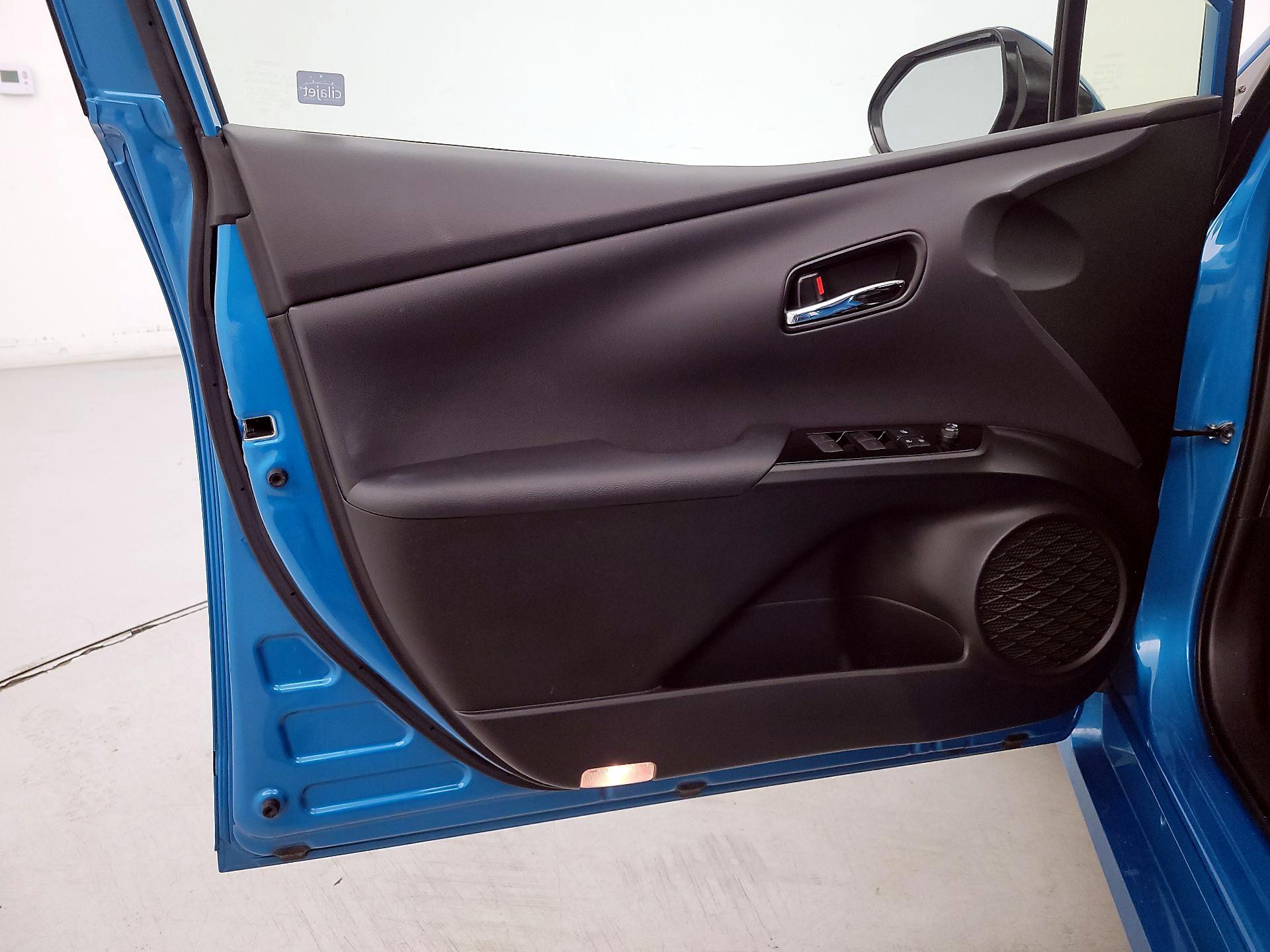 Thumbnail: 2020 Toyota Prius Prime - 12