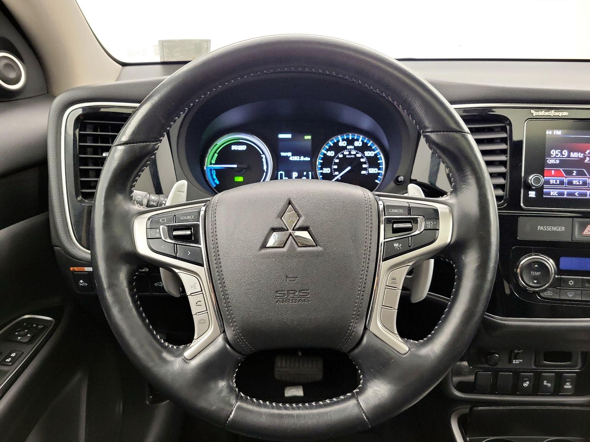 Thumbnail: 2018 Mitsubishi Outlander - 10