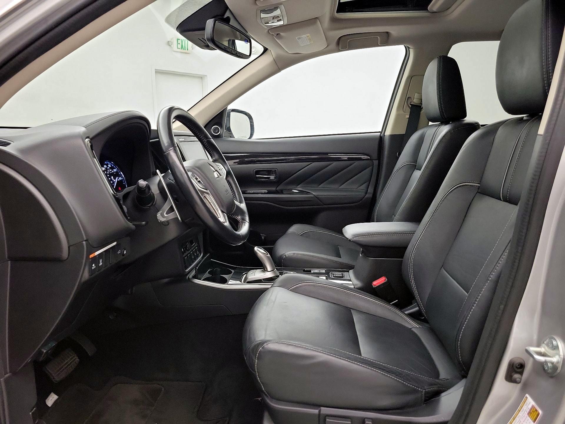 Thumbnail: 2018 Mitsubishi Outlander - 11
