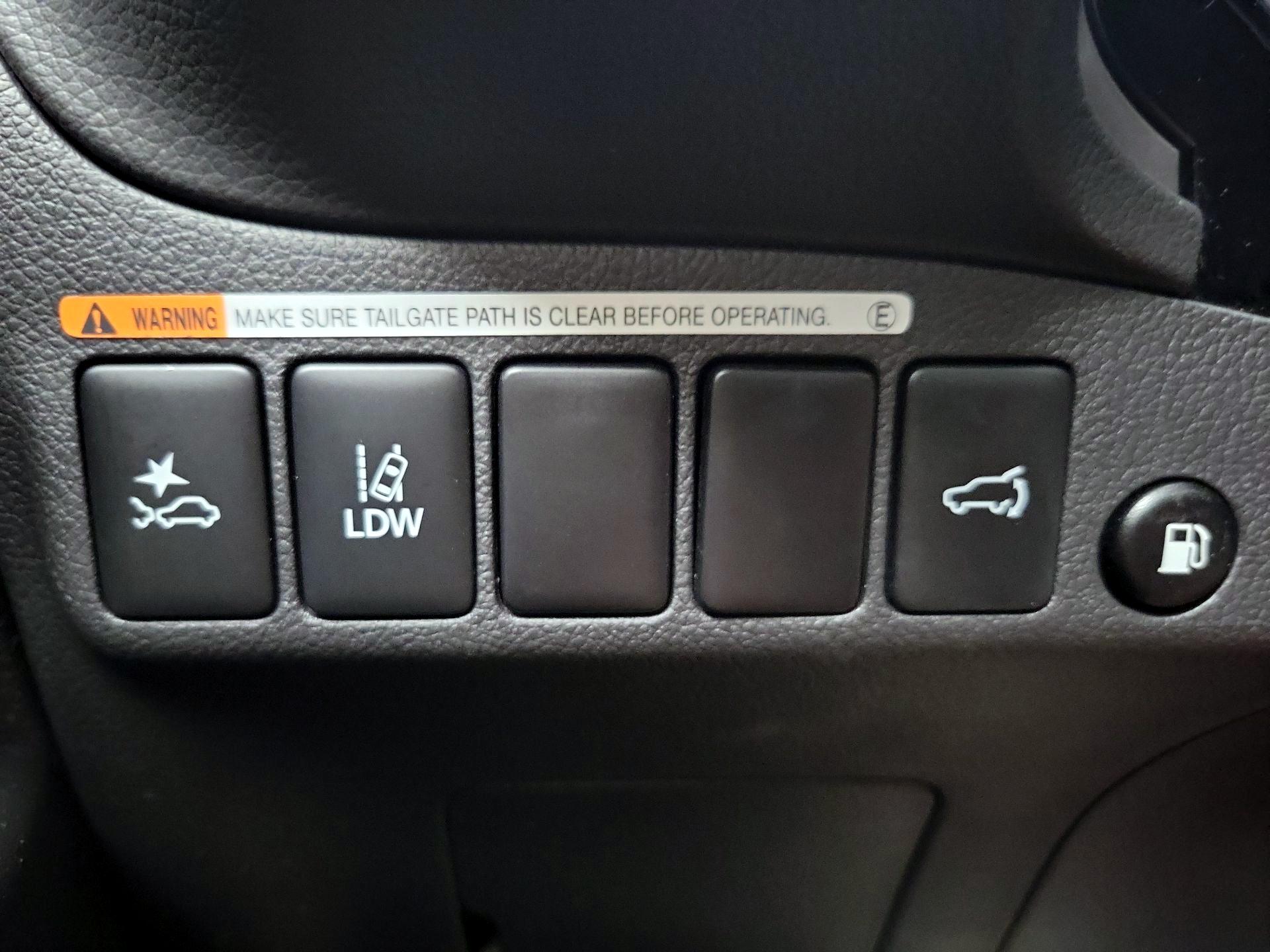 Thumbnail: 2018 Mitsubishi Outlander - 13