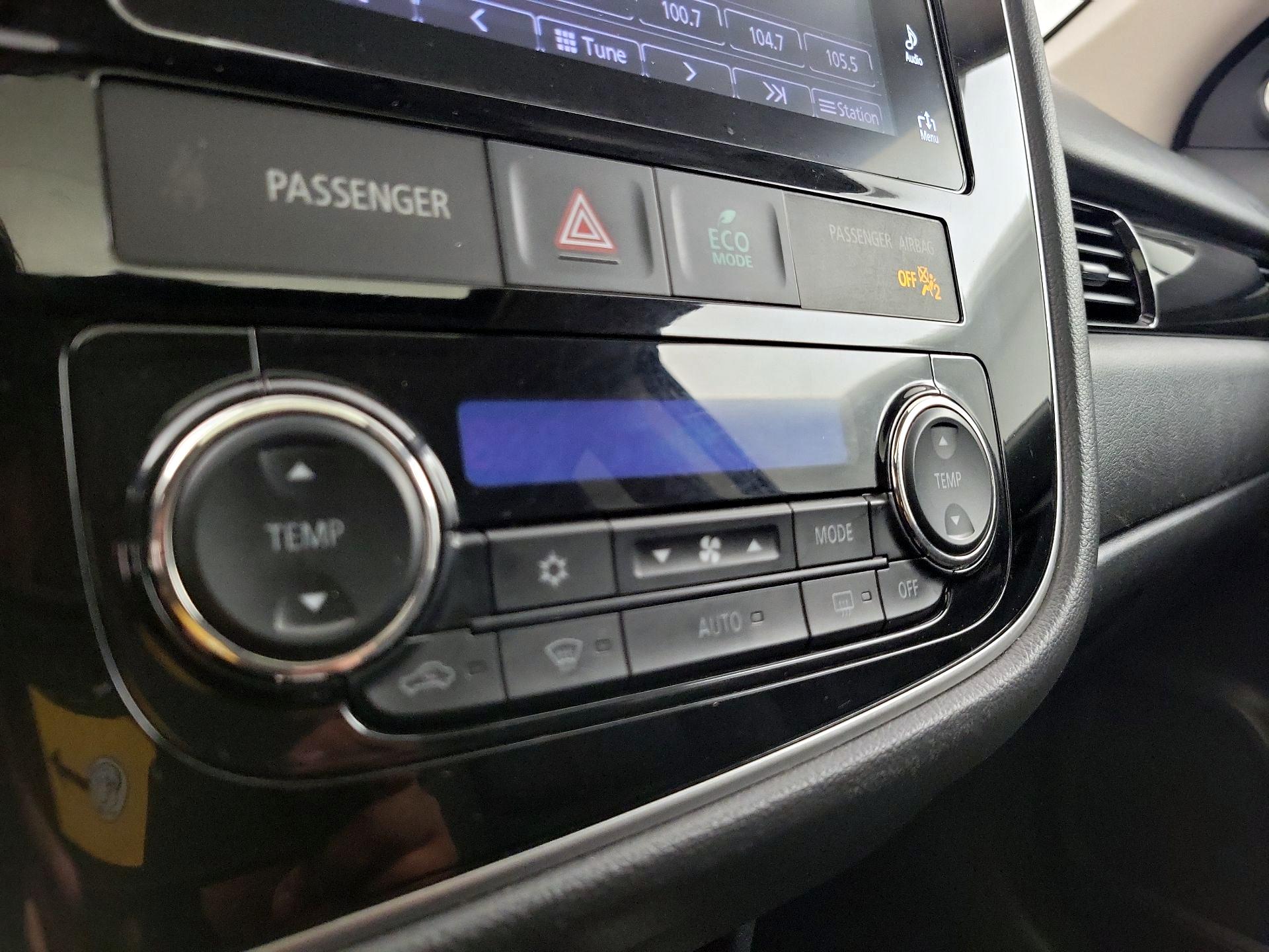 Thumbnail: 2018 Mitsubishi Outlander - 16