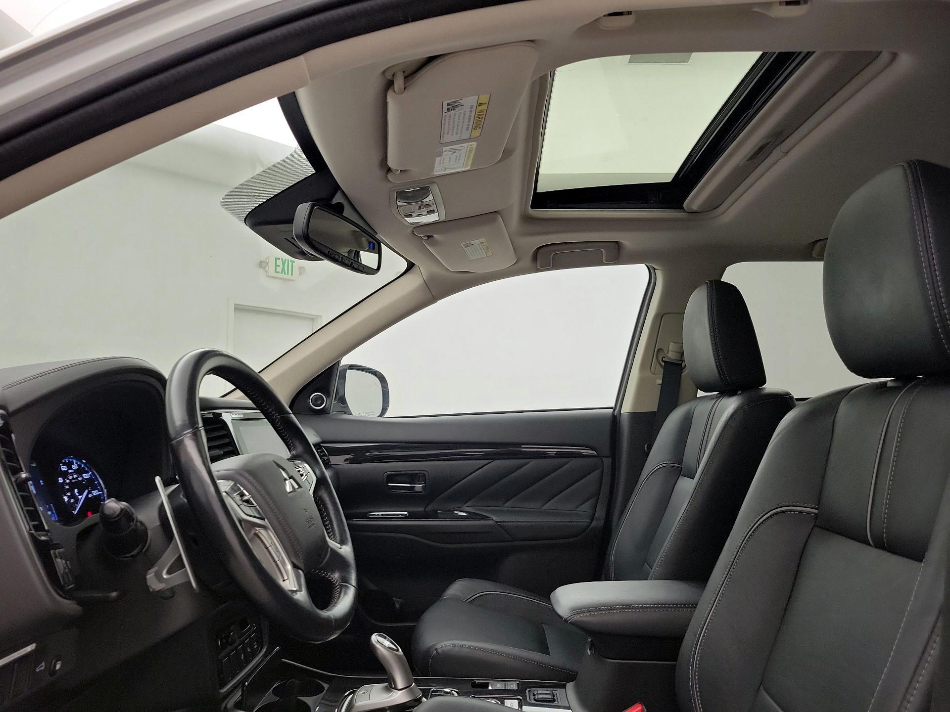 Thumbnail: 2018 Mitsubishi Outlander - 19
