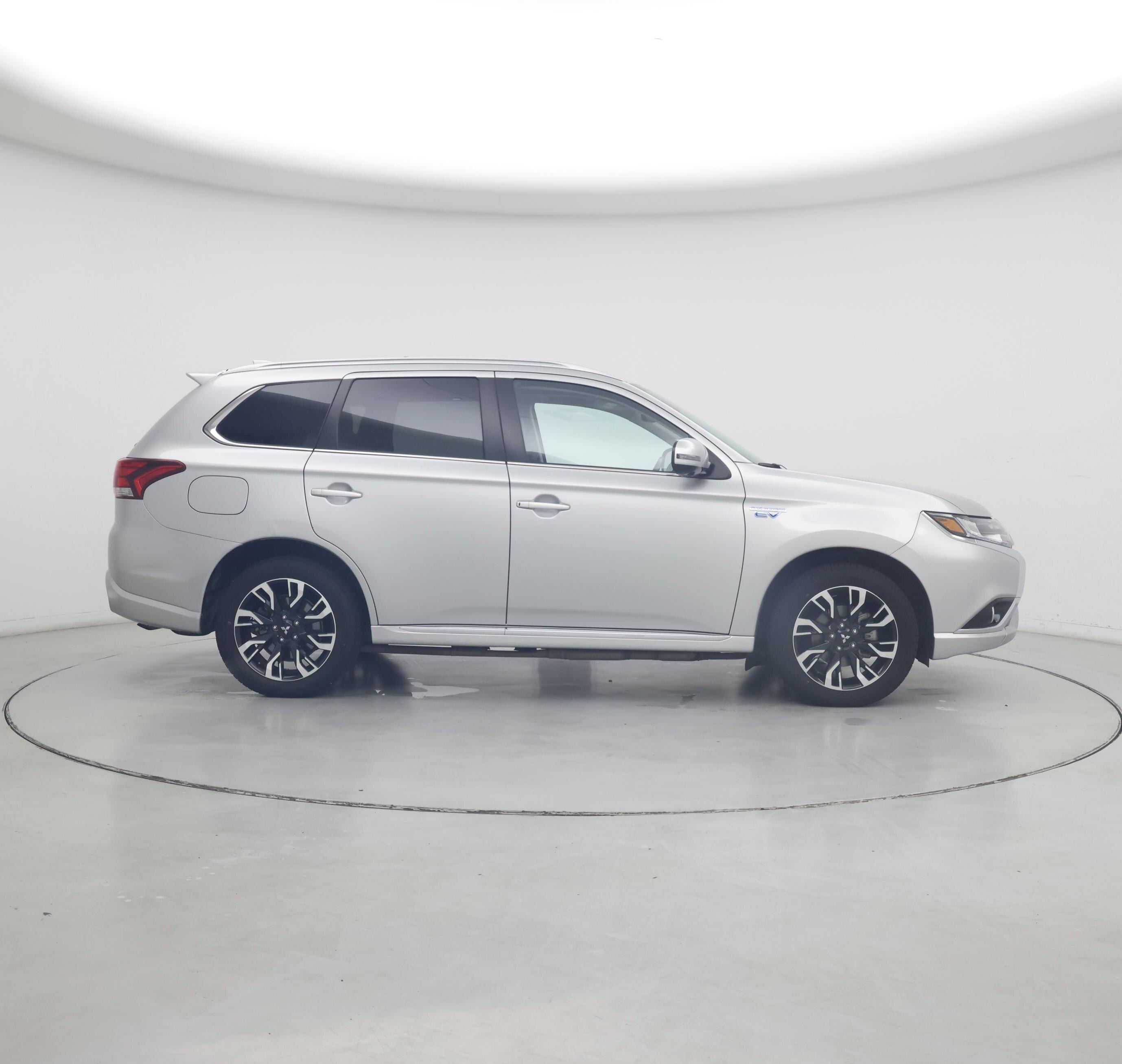 Thumbnail: 2018 Mitsubishi Outlander - 7