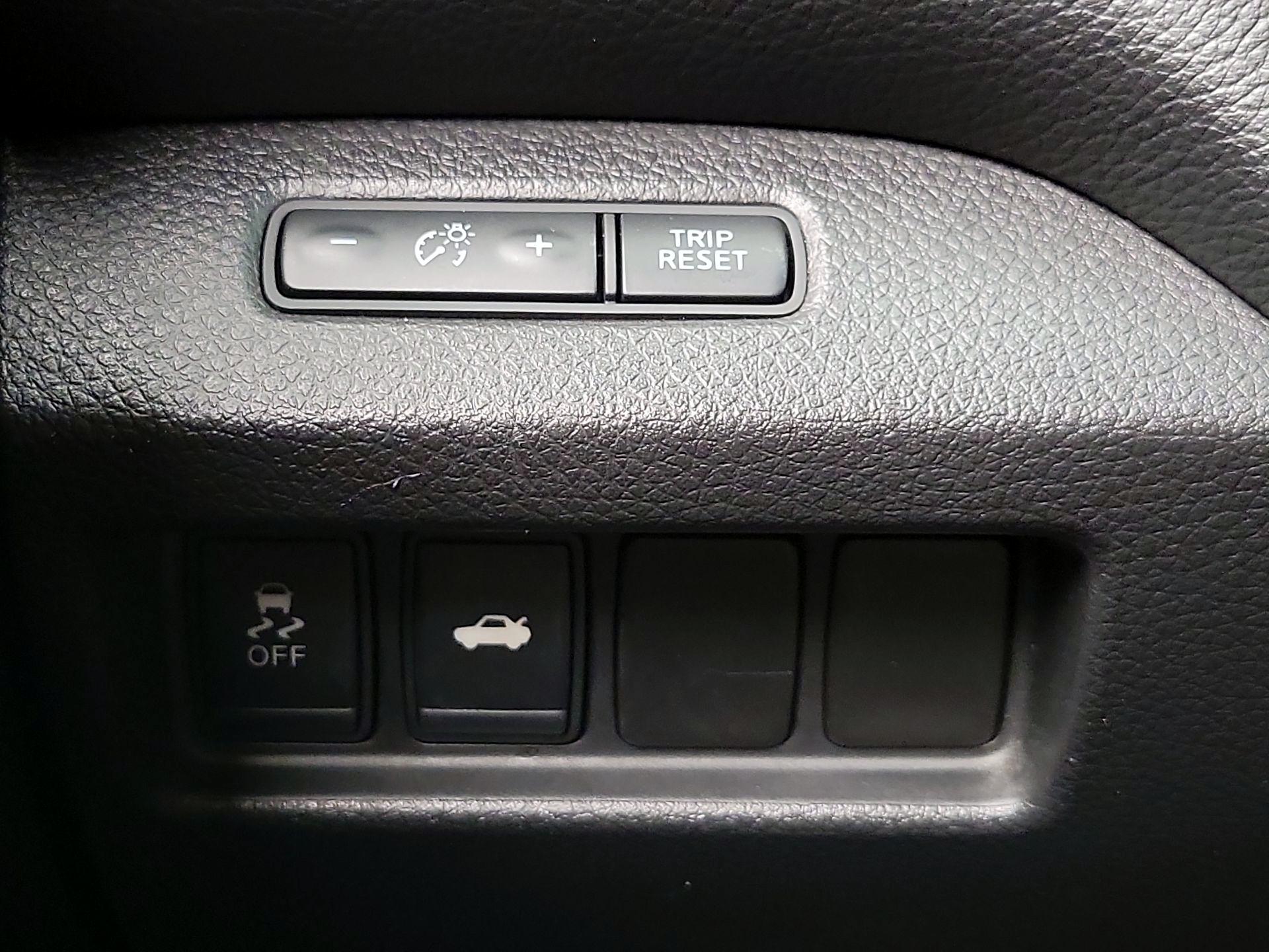 Thumbnail: 2013 Nissan Altima - 13