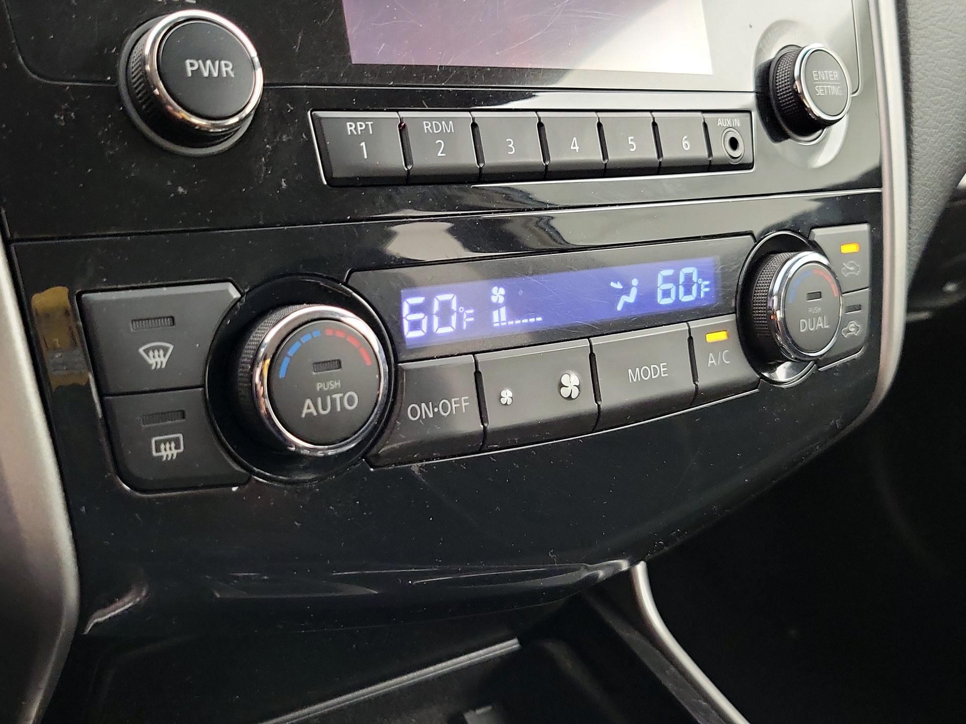 Thumbnail: 2013 Nissan Altima - 16
