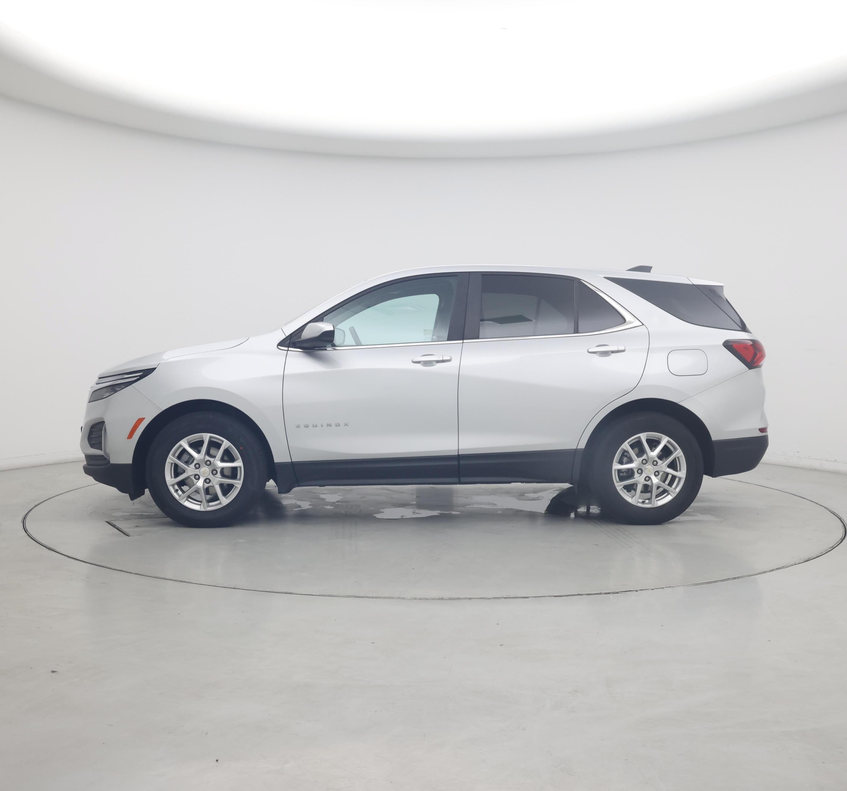 Thumbnail: 2022 Chevrolet Equinox - 3