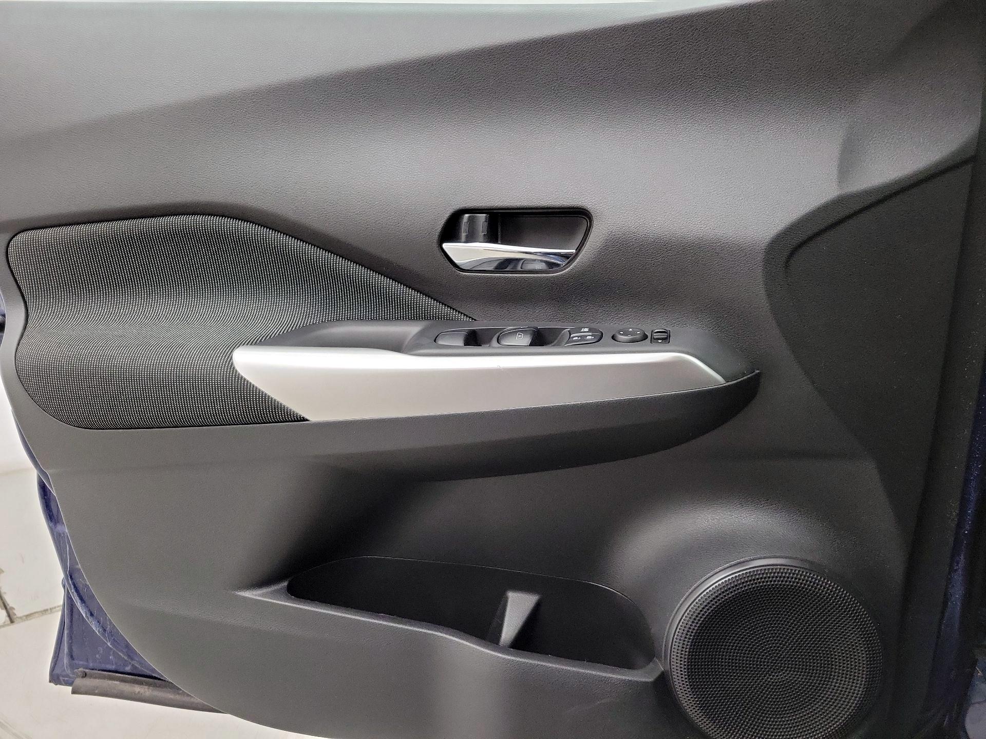 Thumbnail: 2019 Nissan Kicks - 12