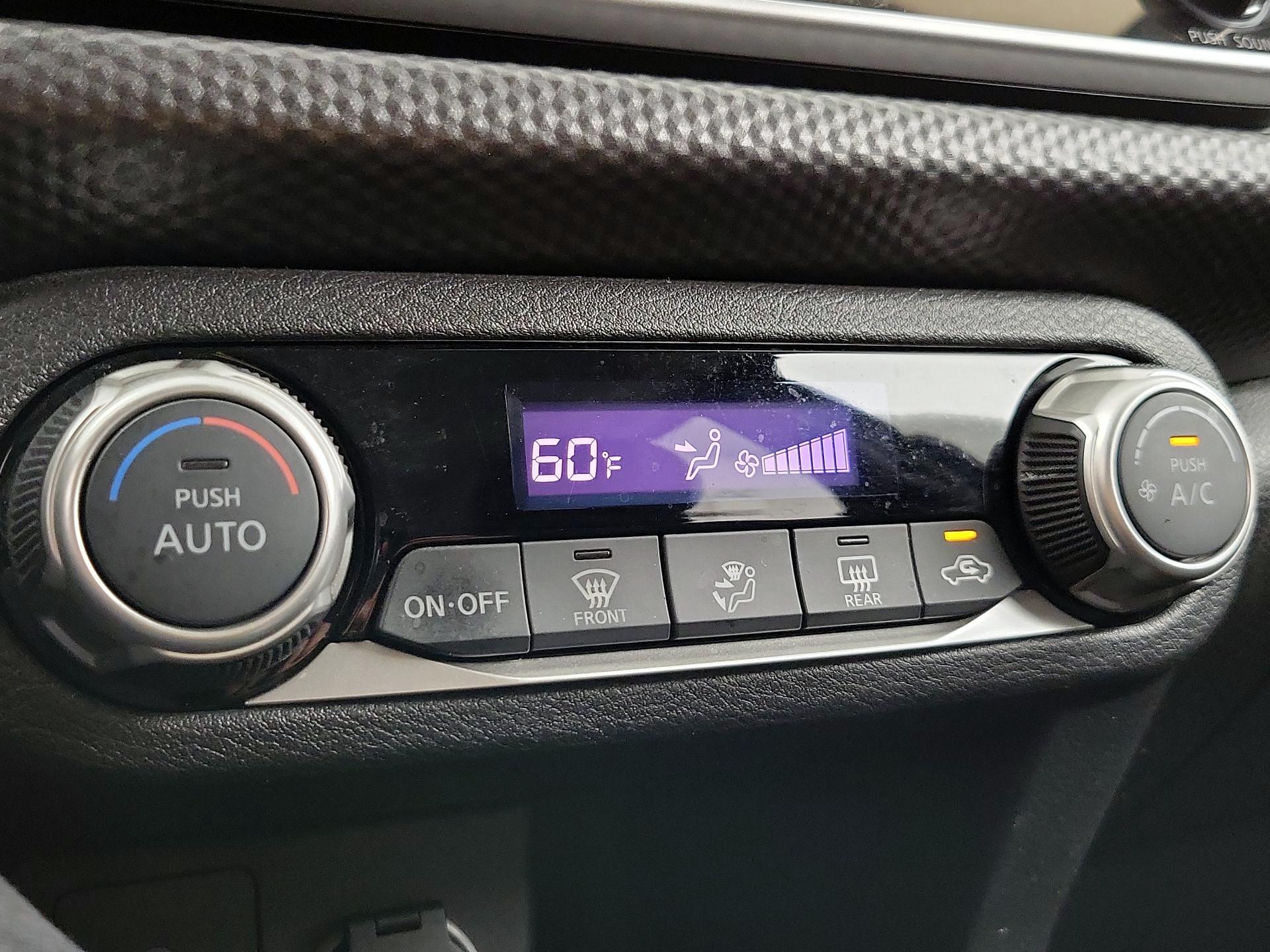 Thumbnail: 2019 Nissan Kicks - 16