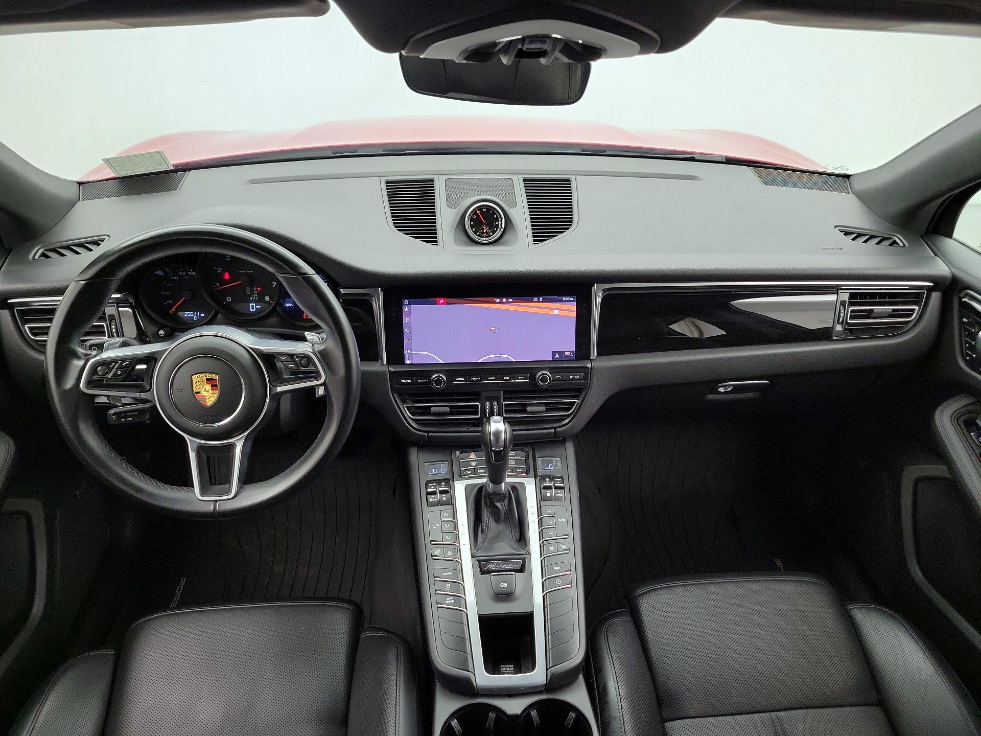 Thumbnail: 2021 Porsche Macan - 9
