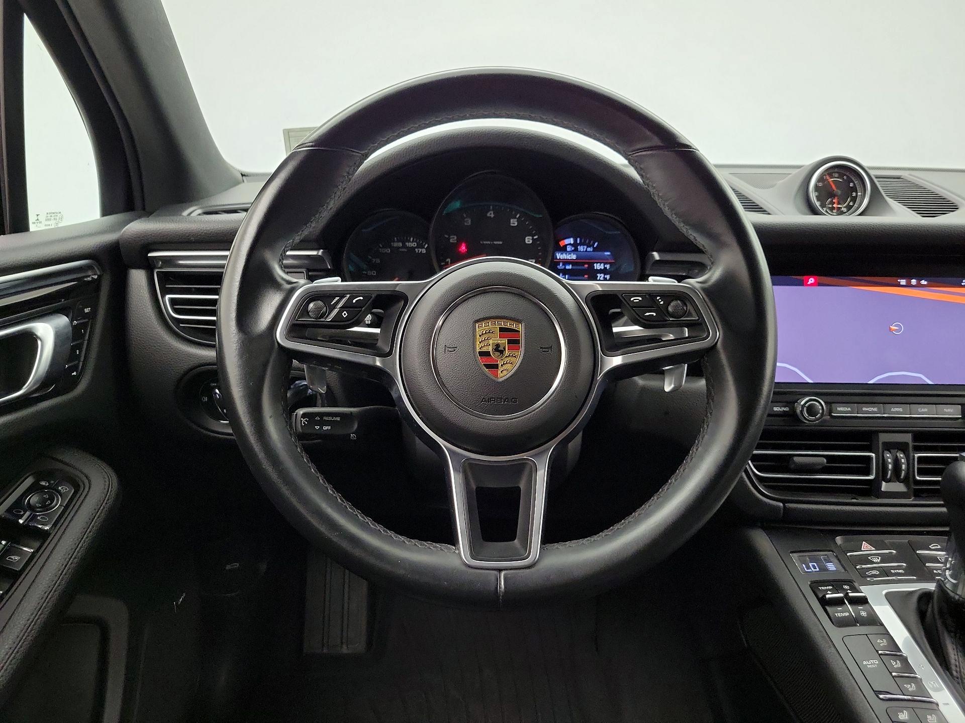 Thumbnail: 2021 Porsche Macan - 10