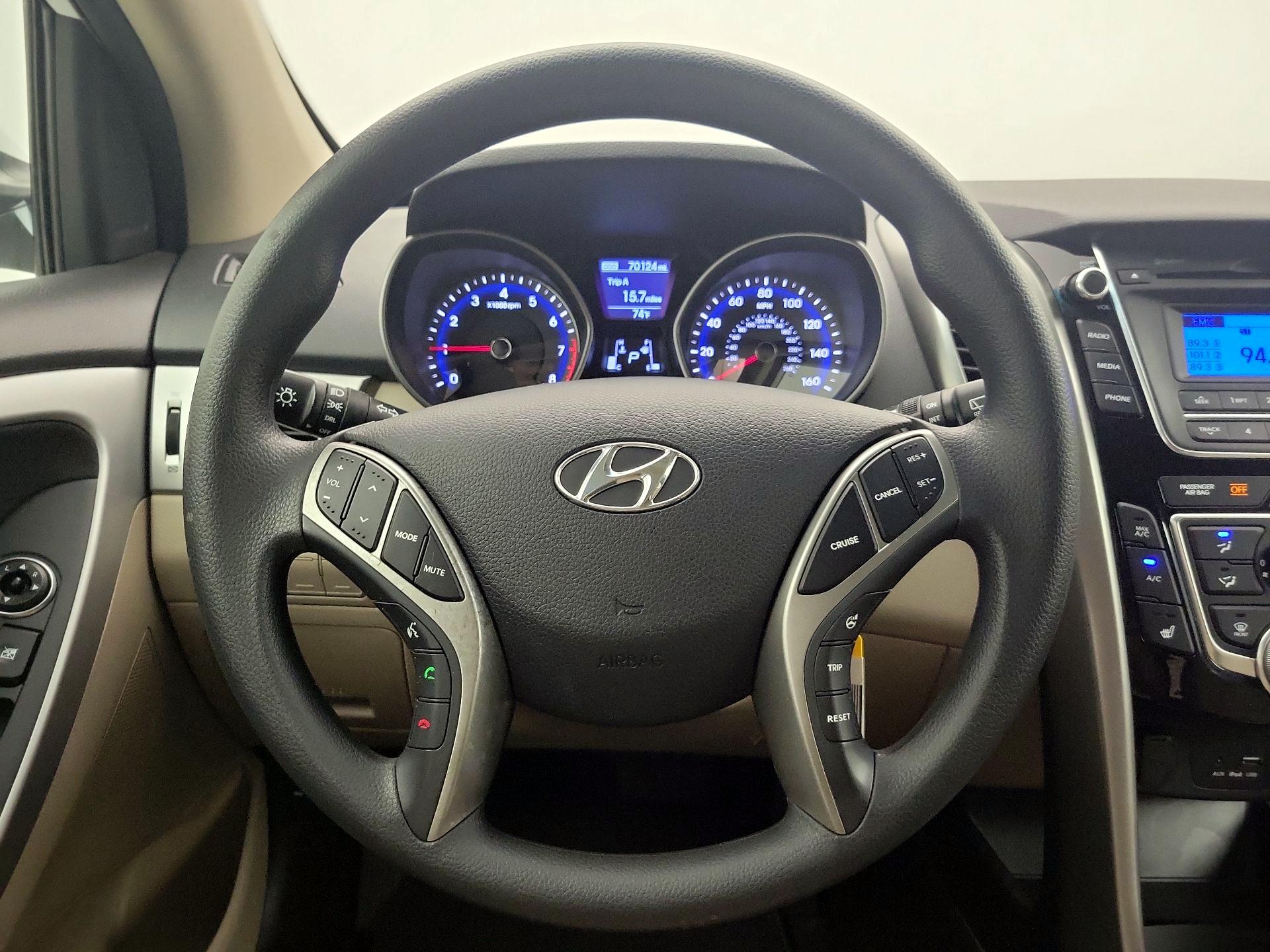 Thumbnail: 2016 Hyundai Elantra - 10