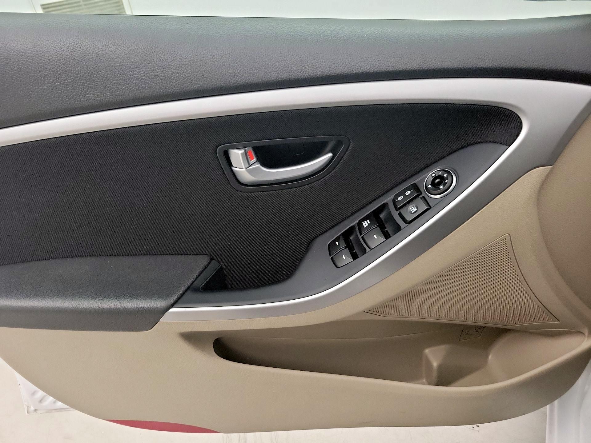 Thumbnail: 2016 Hyundai Elantra - 12