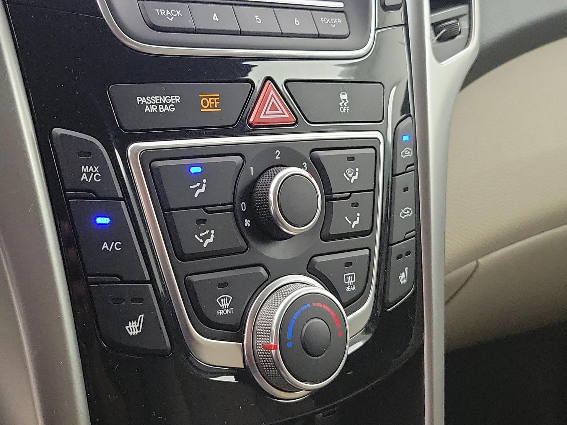 Thumbnail: 2016 Hyundai Elantra - 15