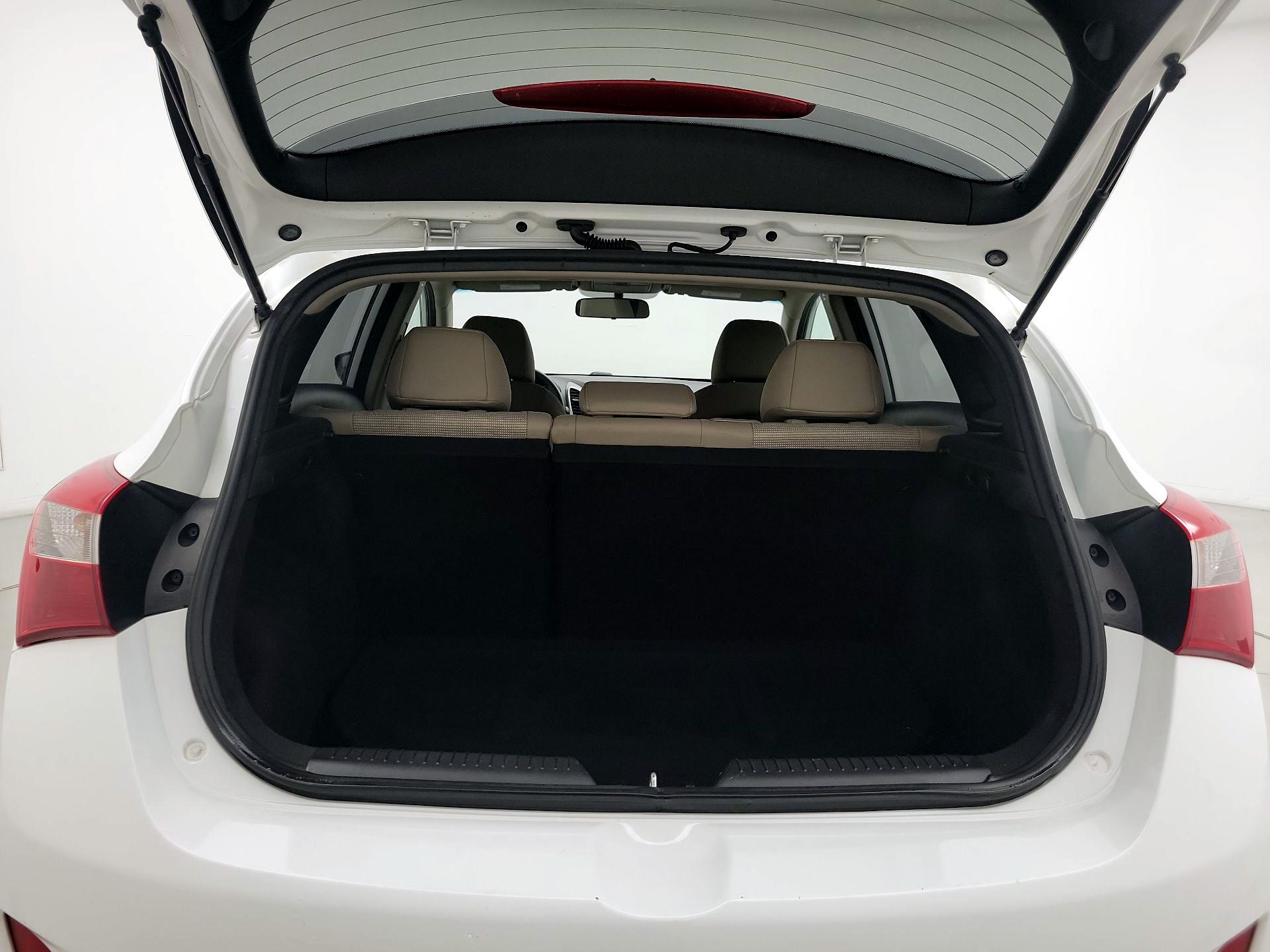 Thumbnail: 2016 Hyundai Elantra - 19