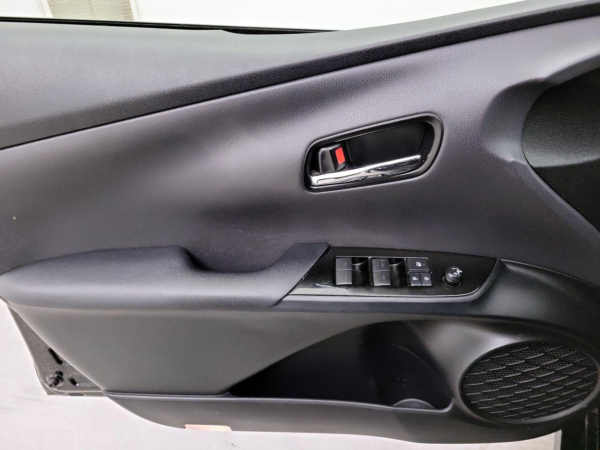 Thumbnail: 2020 Toyota Prius - 12