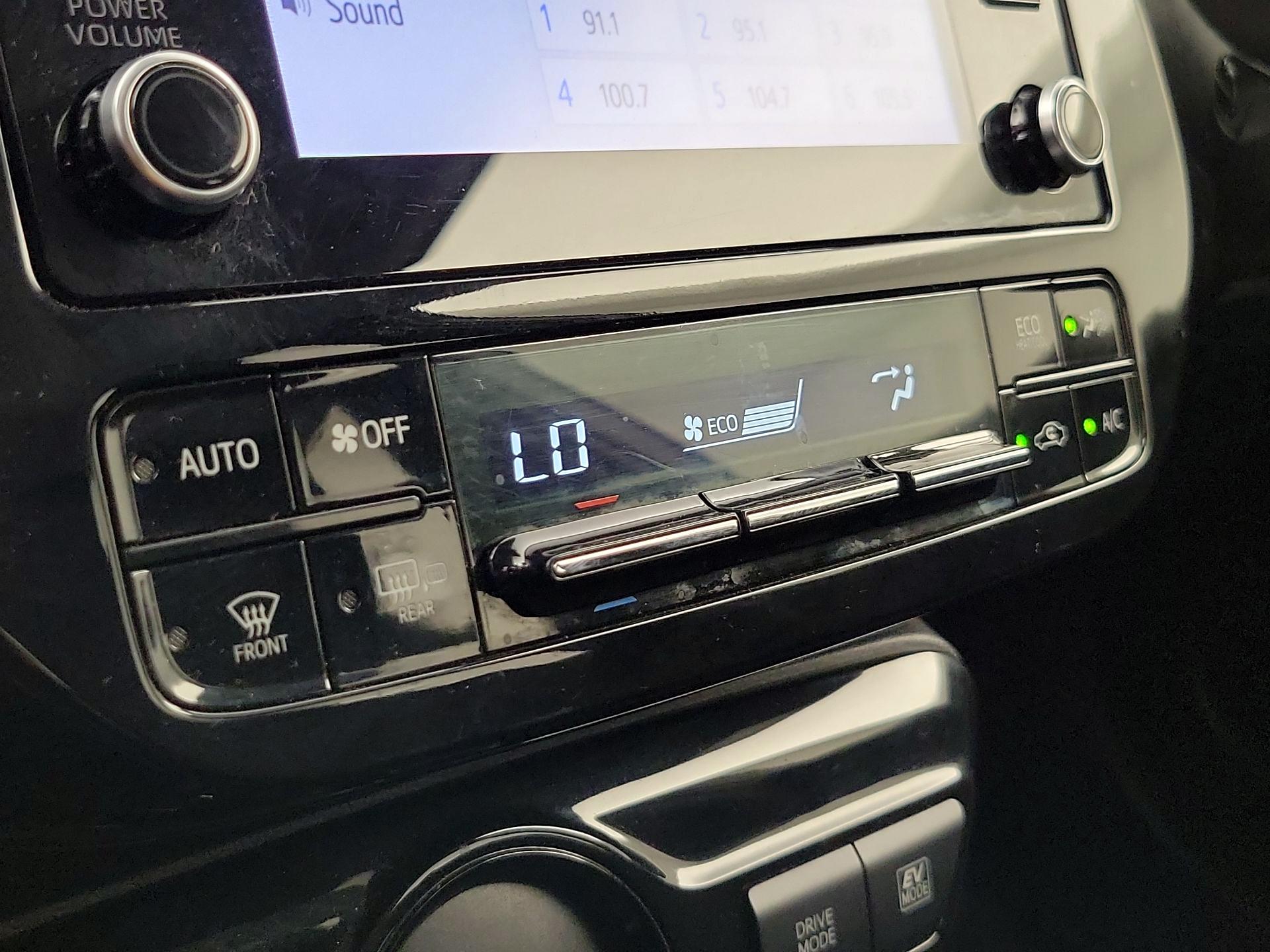 Thumbnail: 2020 Toyota Prius - 16