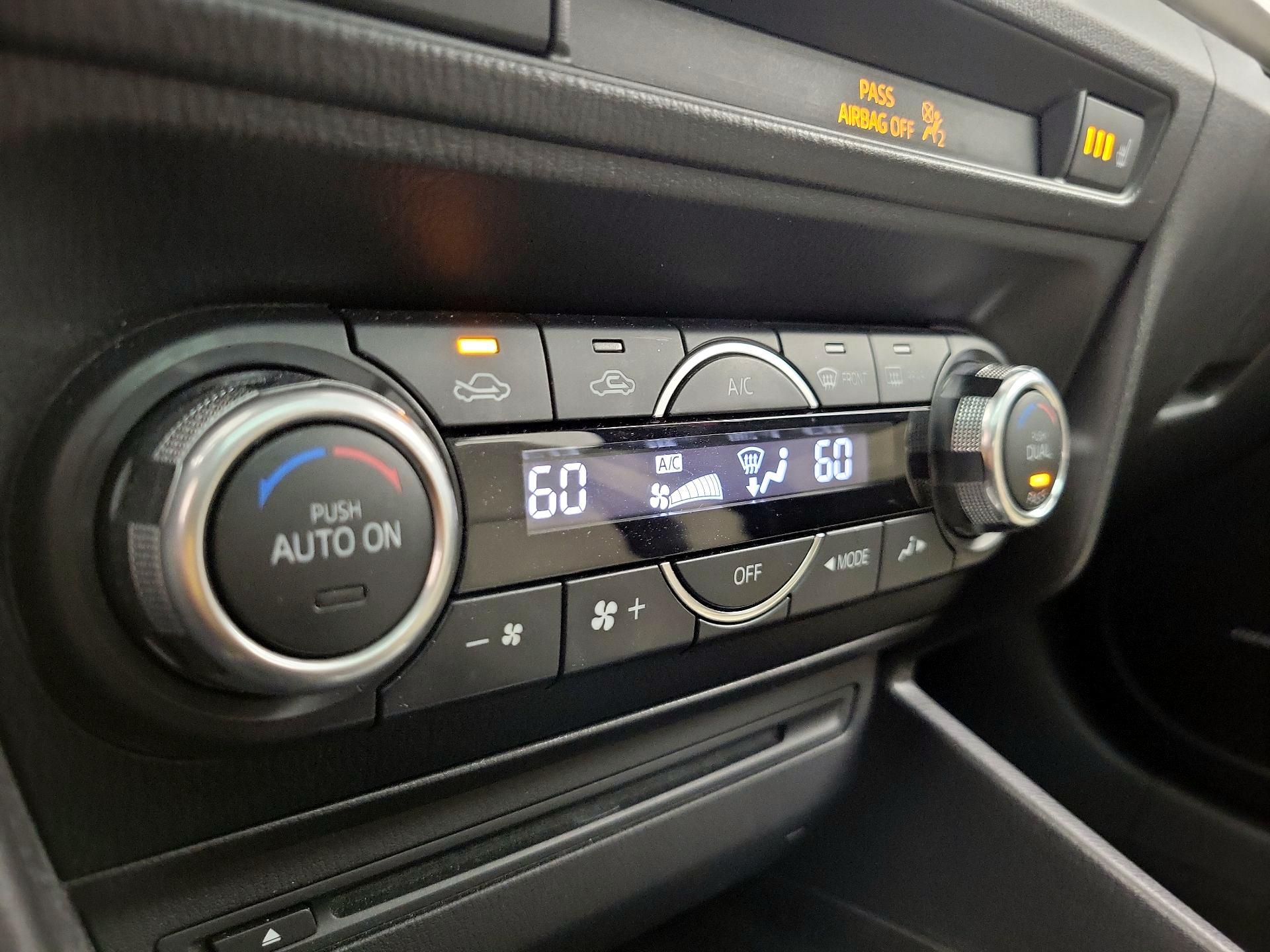 Thumbnail: 2014 Mazda Mazda3 - 17