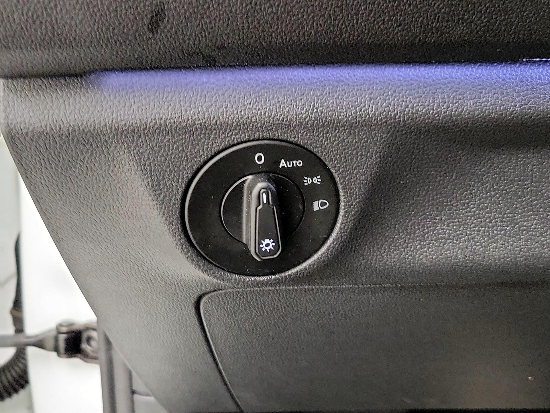 Thumbnail: 2019 Volkswagen Jetta - 13