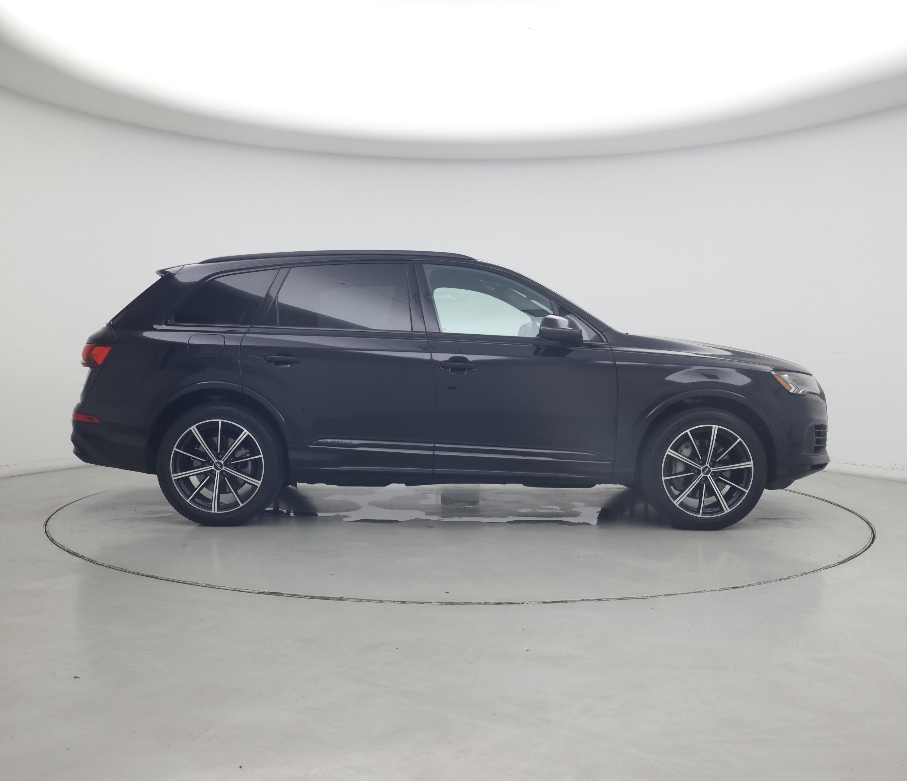 Thumbnail: 2021 Audi Q7 - 7