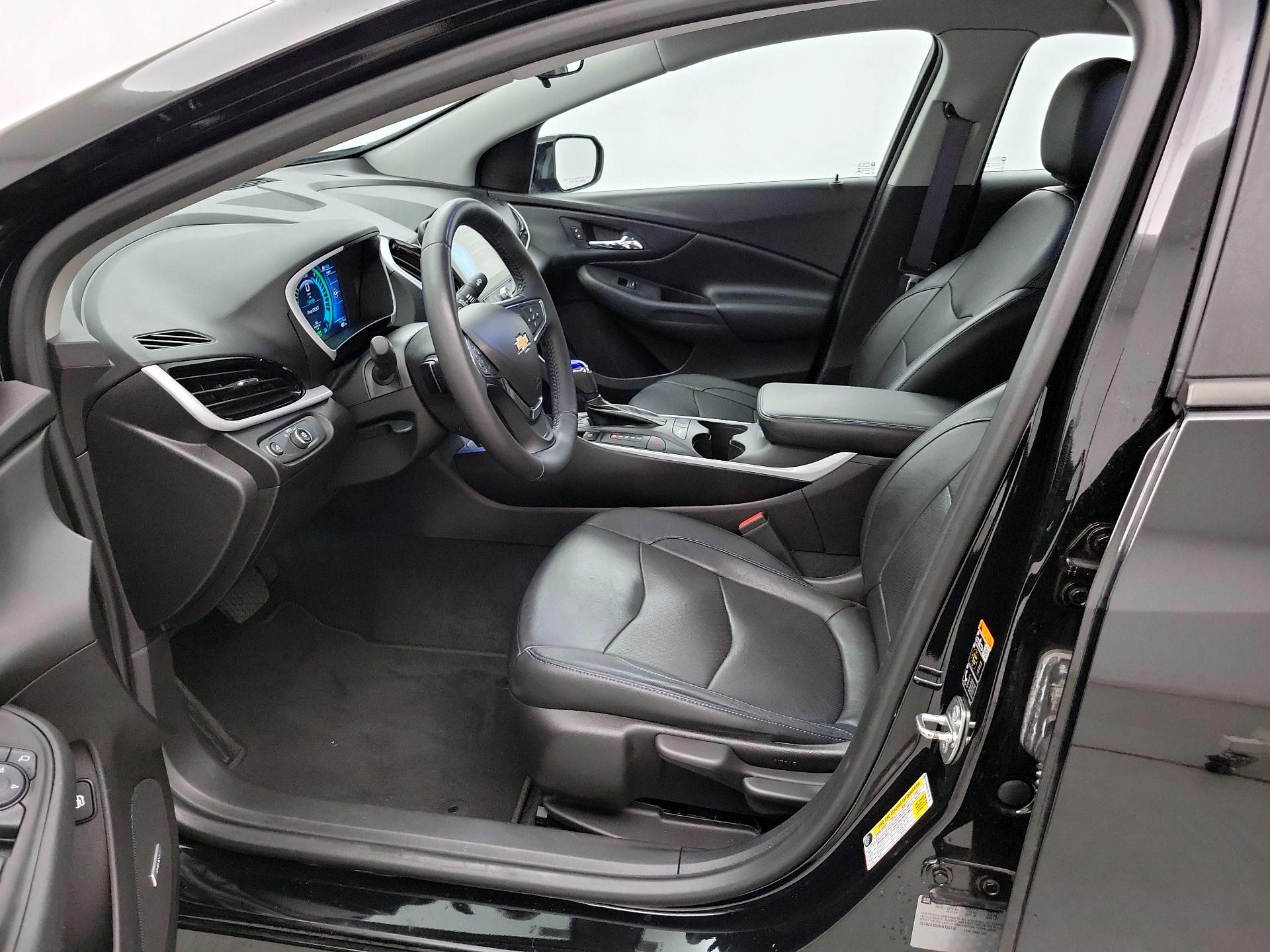 Thumbnail: 2017 Chevrolet Volt - 11
