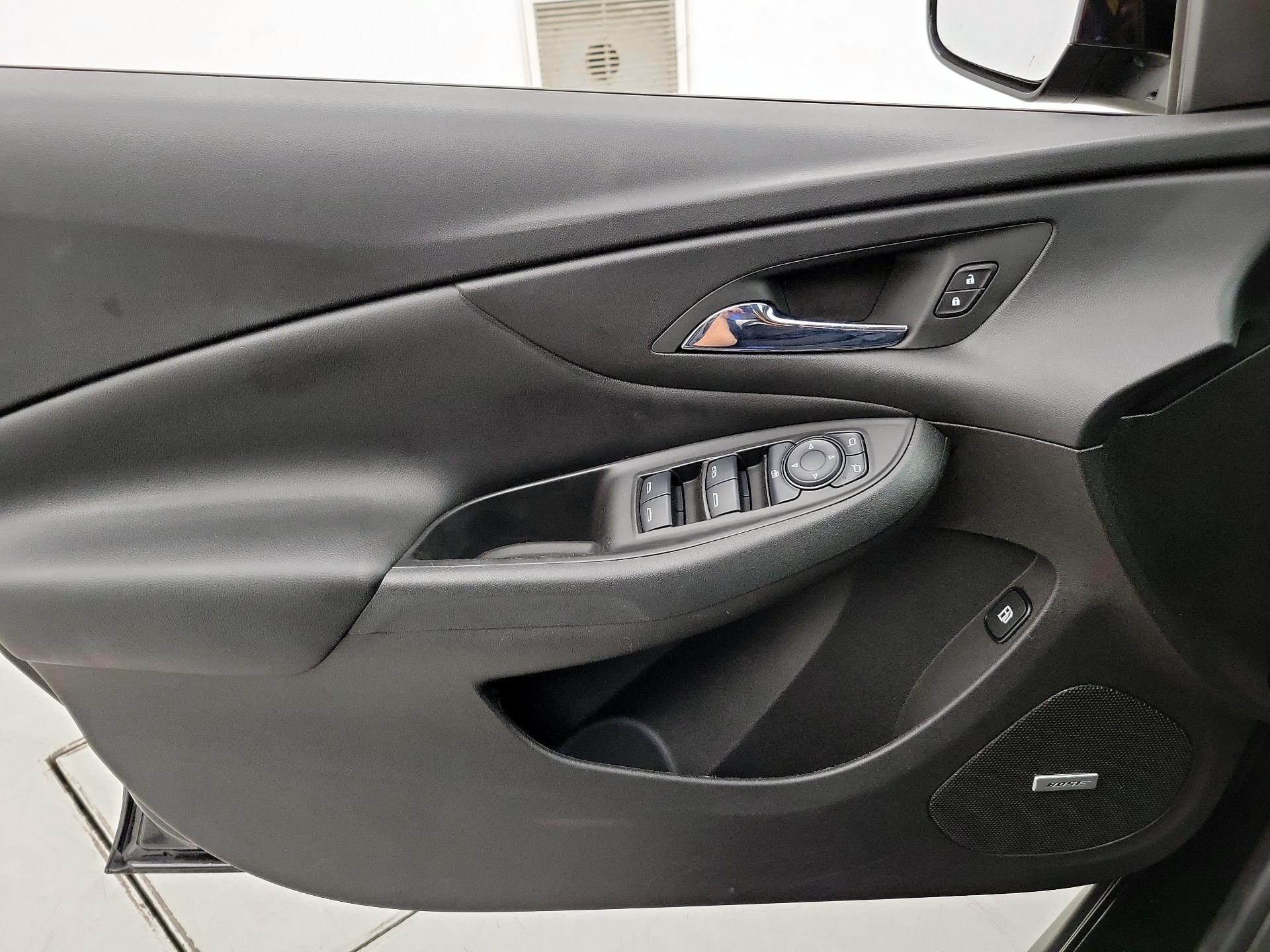 Thumbnail: 2017 Chevrolet Volt - 12