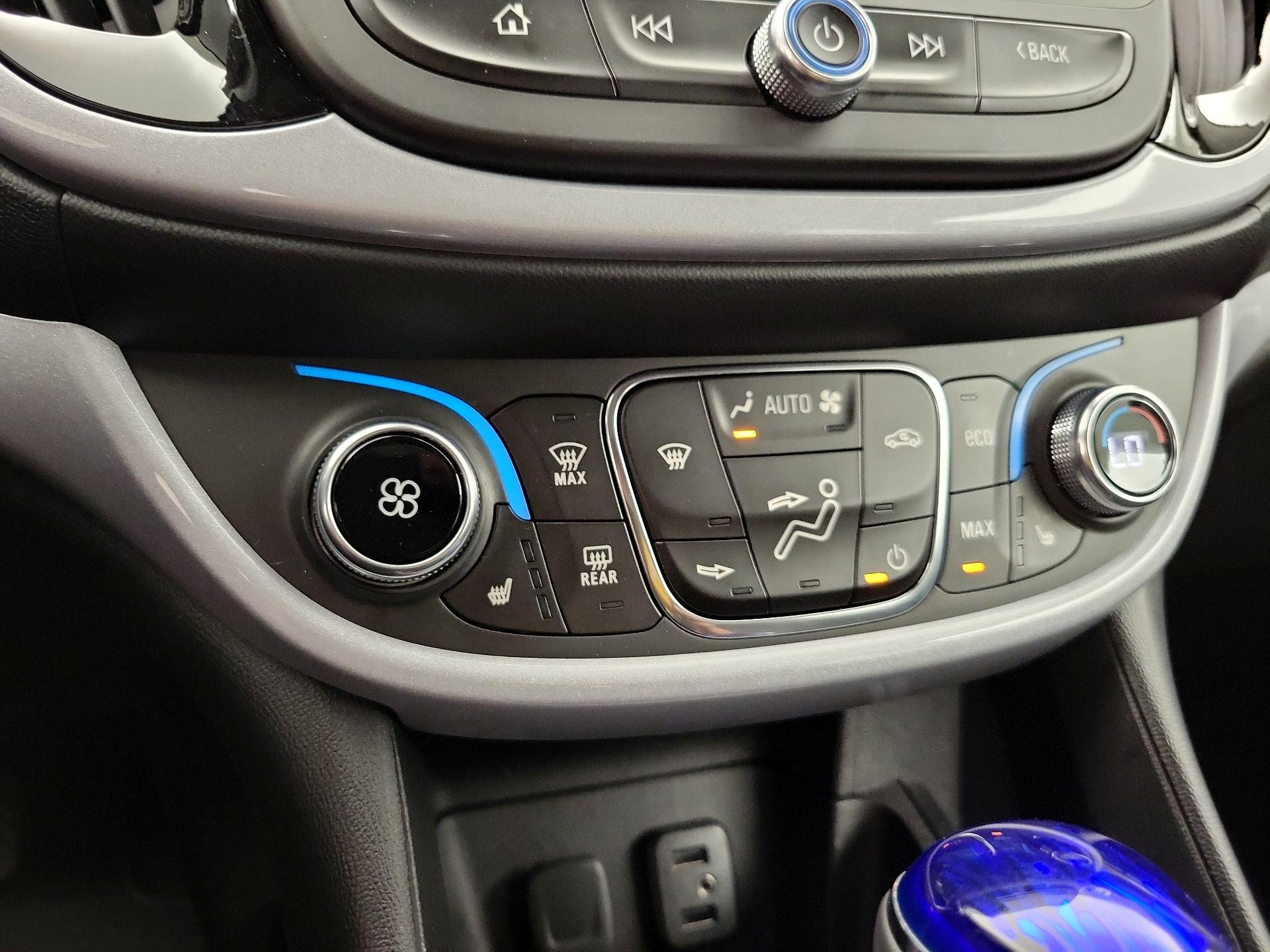 Thumbnail: 2017 Chevrolet Volt - 16